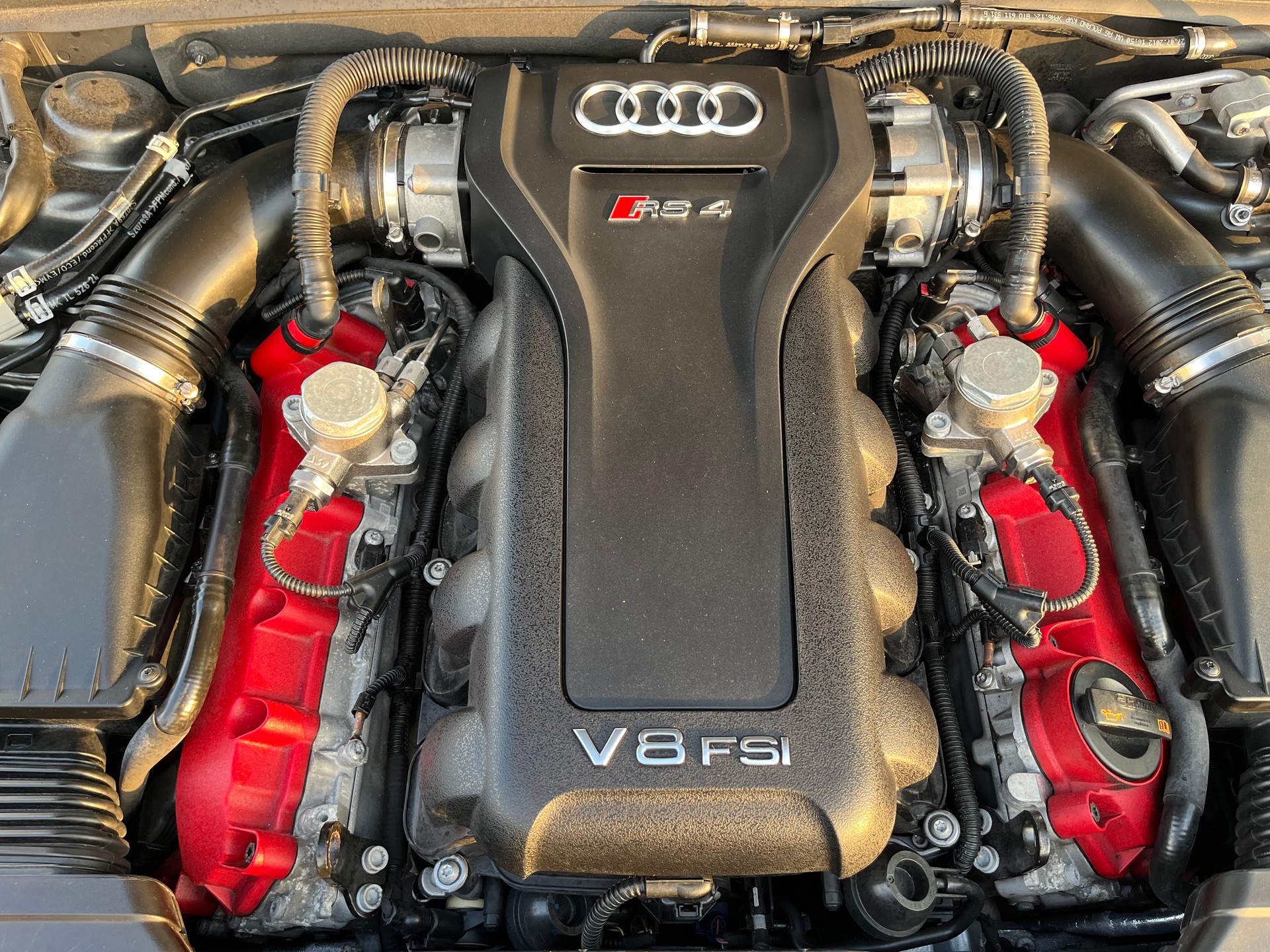 AUDI Avant 4.2 V8 FSI quattro S-Tronic-image-11