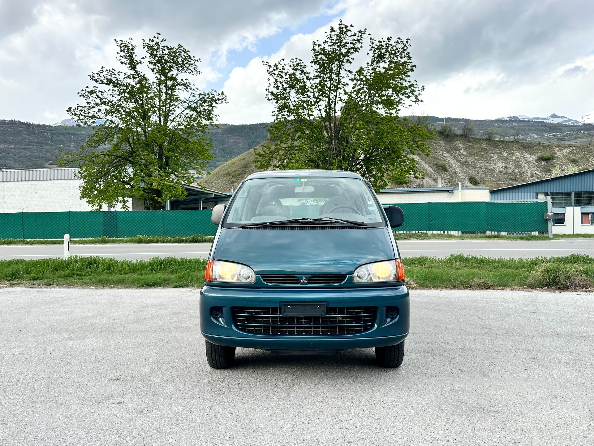 MITSUBISHI Space Gear 2.4 GLS Edit.-image-2