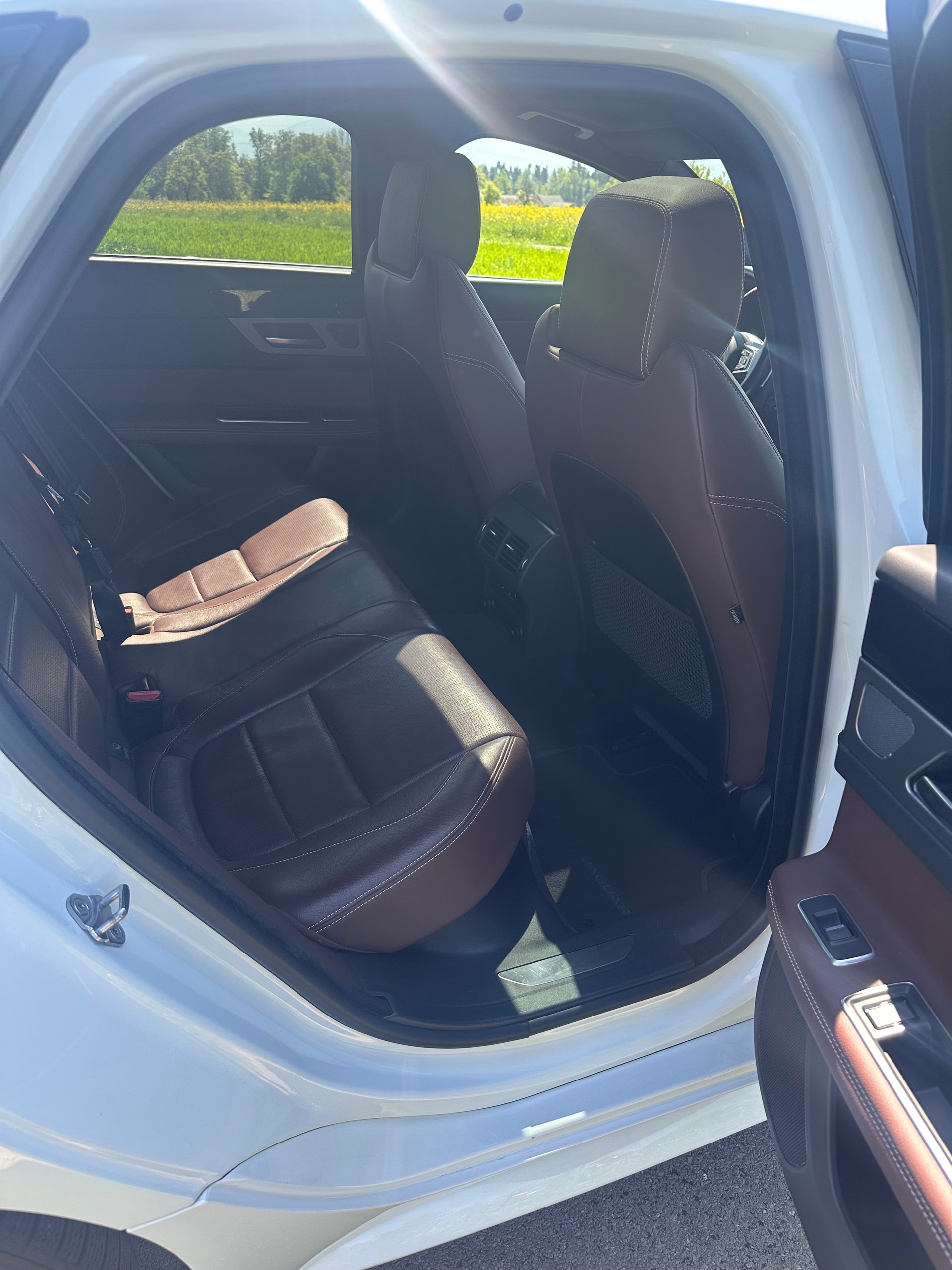 JAGUAR 2.0 T R-Sport-image-10