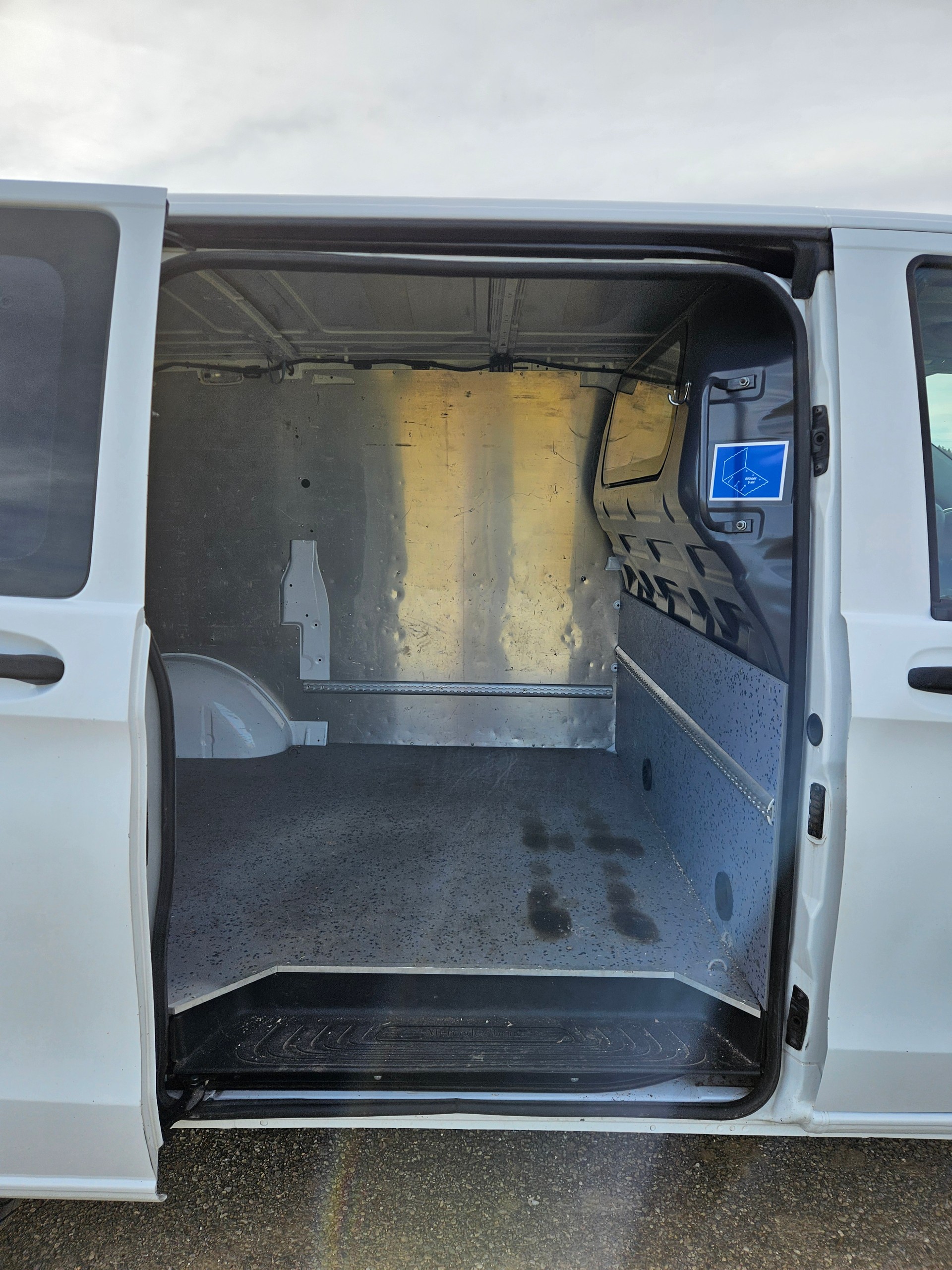 MERCEDES-BENZ VITO-image-4