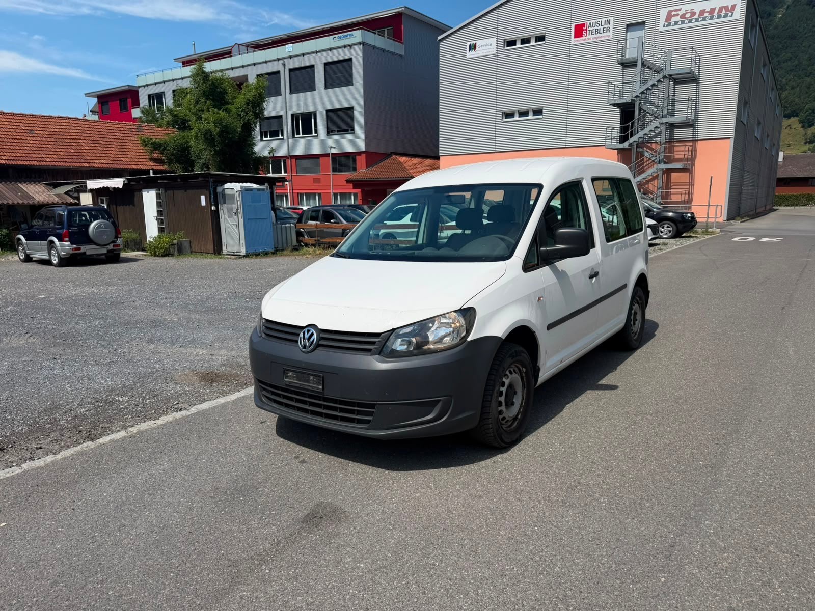 VW Caddy 1.6 TDI BlueMotion Technology-image-1