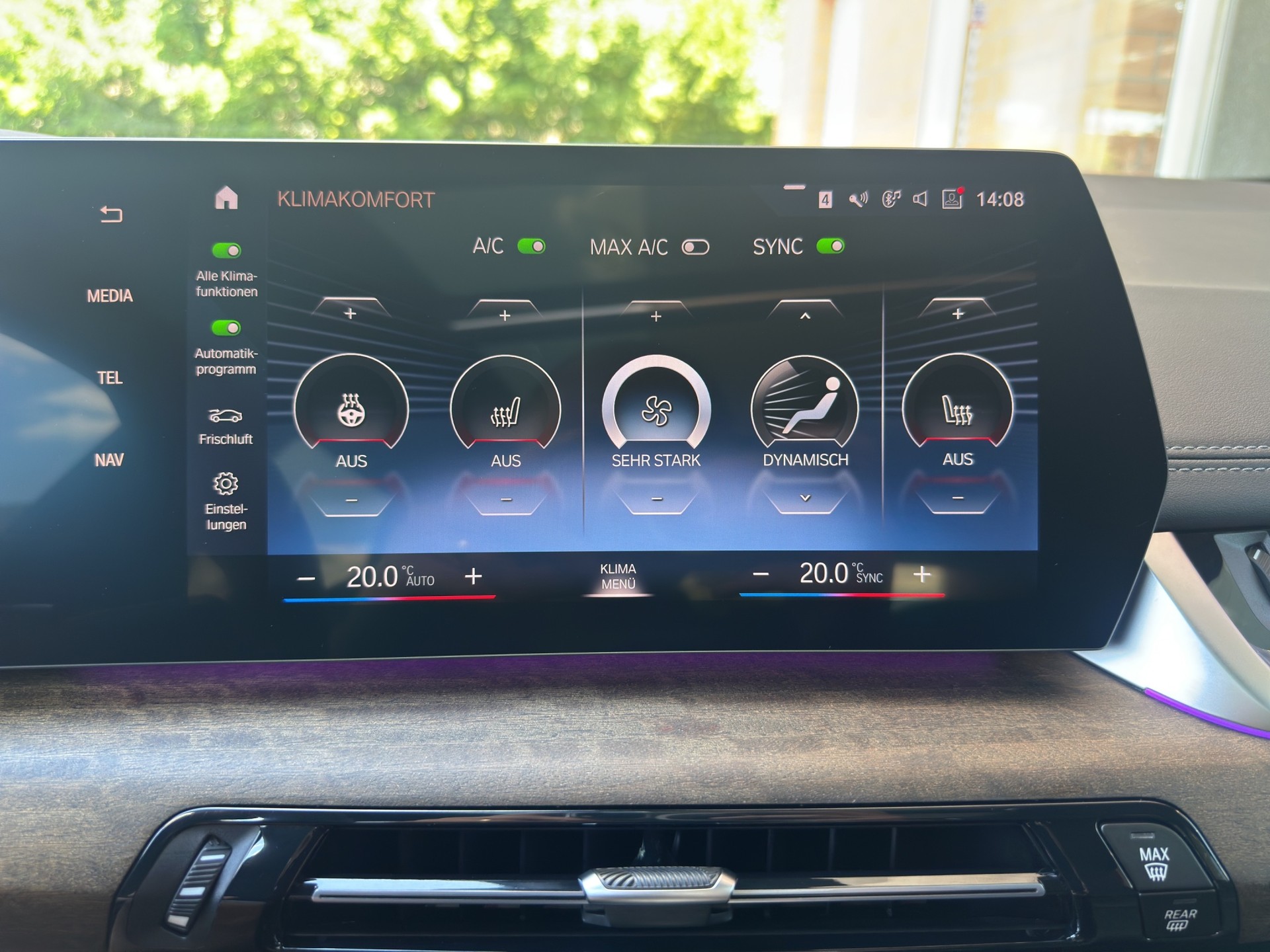 BMW 230e xDrive Active Tourer M Sport (CH) AHK / Innovationspaket / Travel Paket-image-18