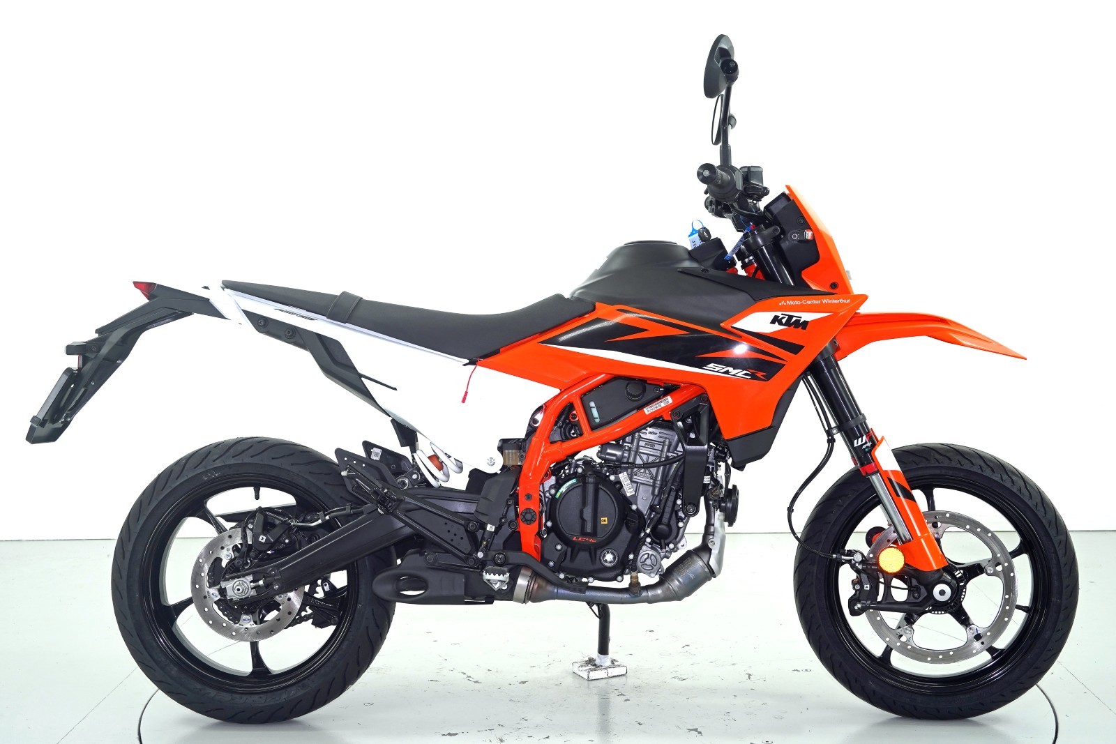 KTM 125 SMC R ABS-showroom-element-3