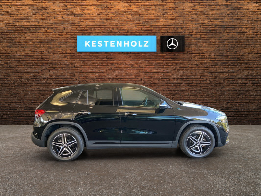 MERCEDES-BENZ EQA 300 AMG Line 4Matic-showroom-element-2