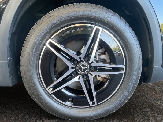 MERCEDES-BENZ EQA 300 AMG Line 4Matic-image-8