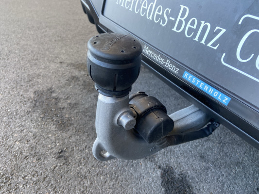MERCEDES-BENZ EQA 300 AMG Line 4Matic-image-6