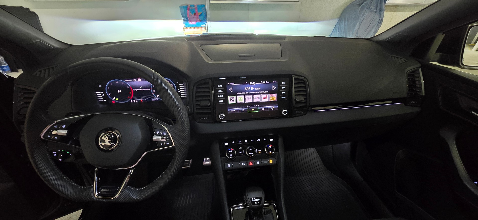 SKODA Karoq 2.0 TSI SportLine 4x4 DSG-image-1
