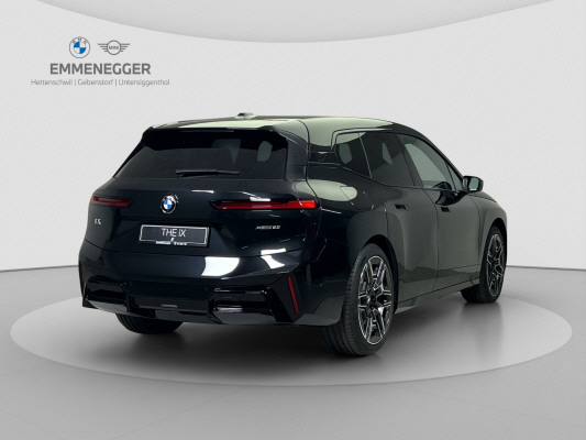 BMW iX xDrive60 M Sport-image-4