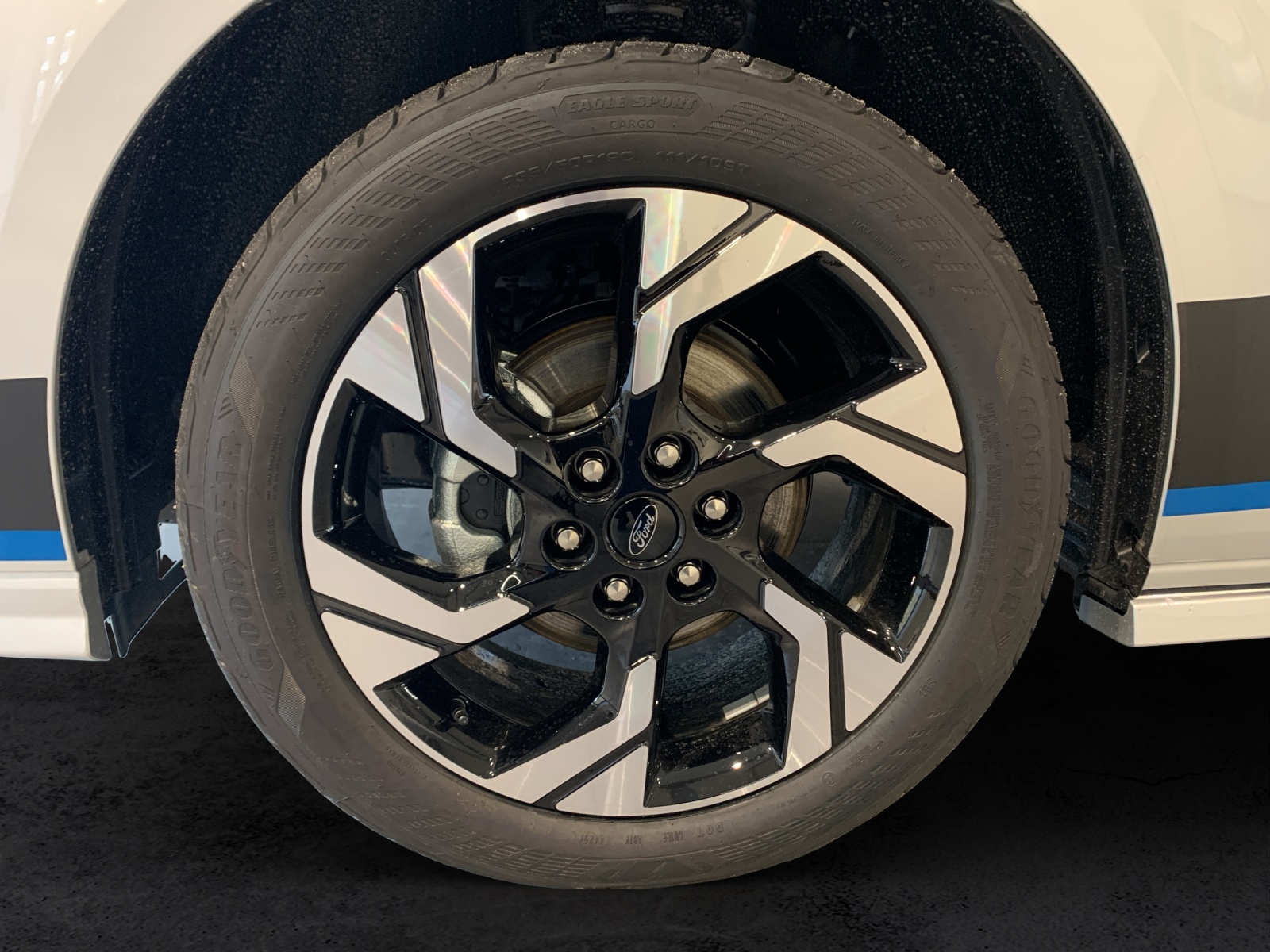 FORD Tourneo C Bus 320 L1 2.0 EcoBlue 170 Sport-image-12