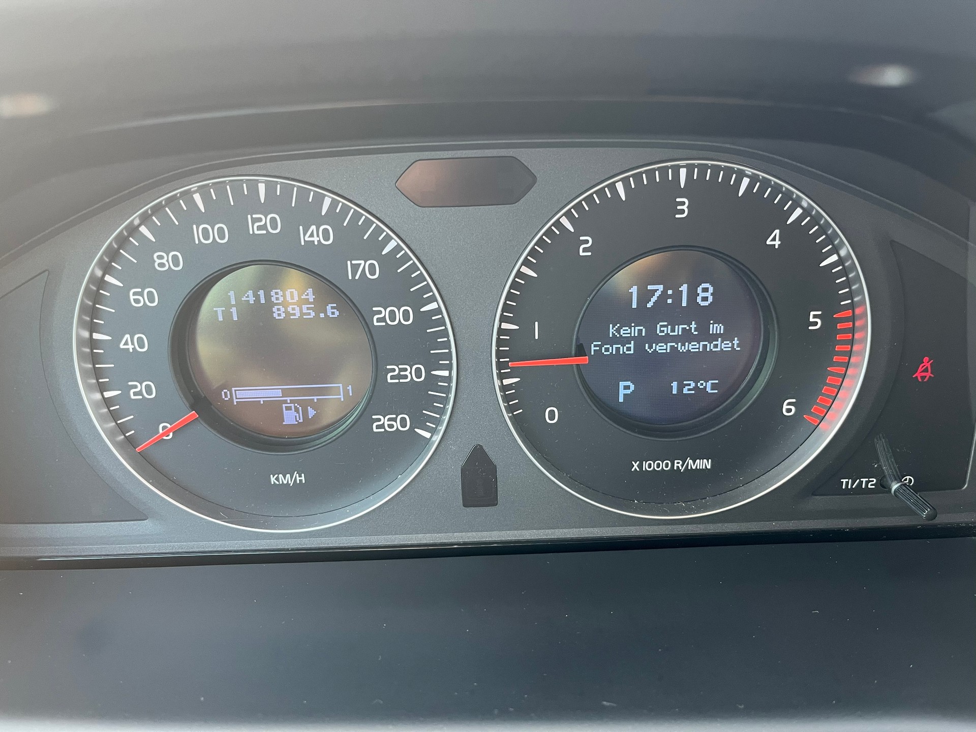 VOLVO 2.4 D5 Summum AWD-image-14