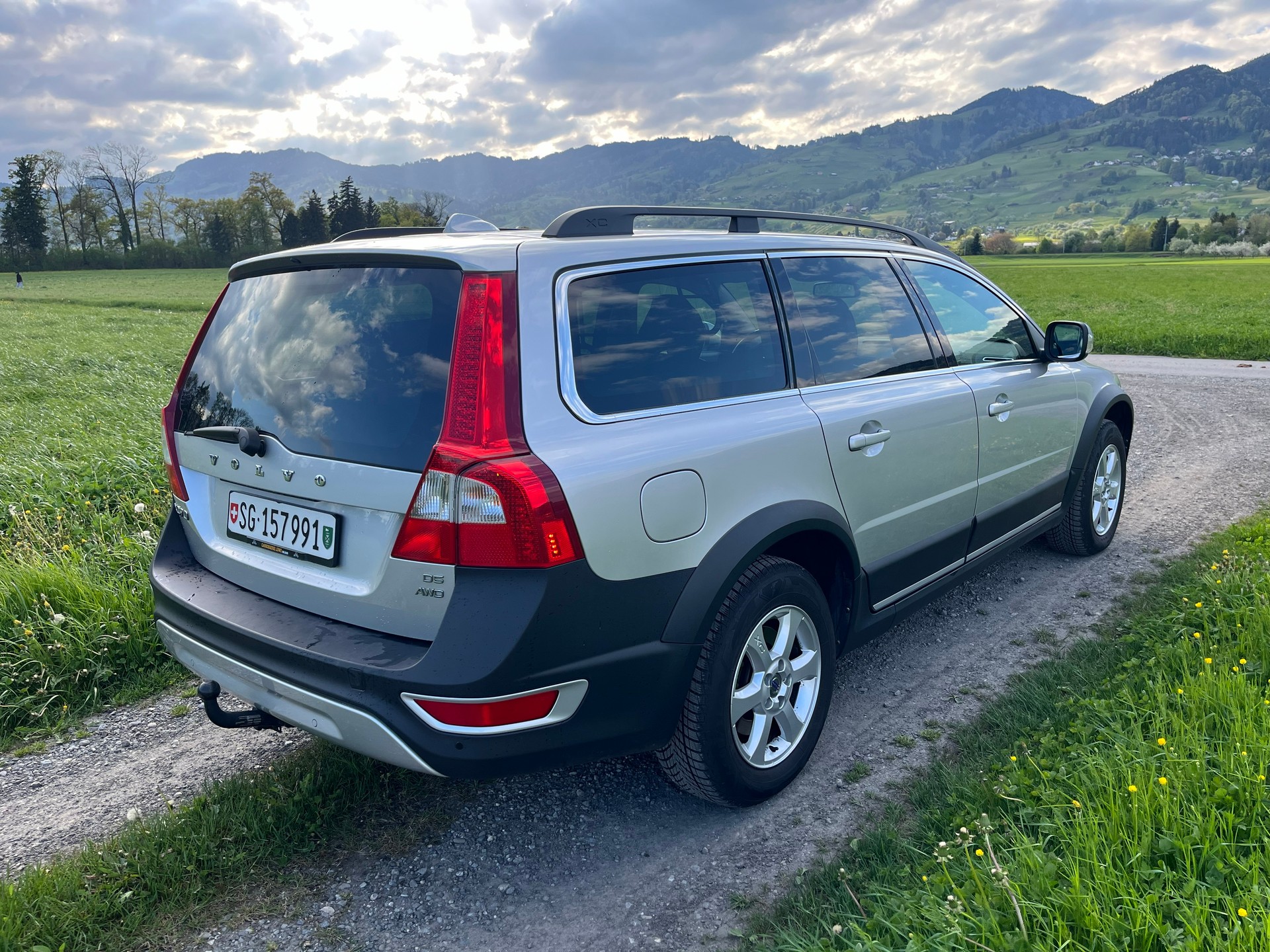 VOLVO 2.4 D5 Summum AWD-image-3