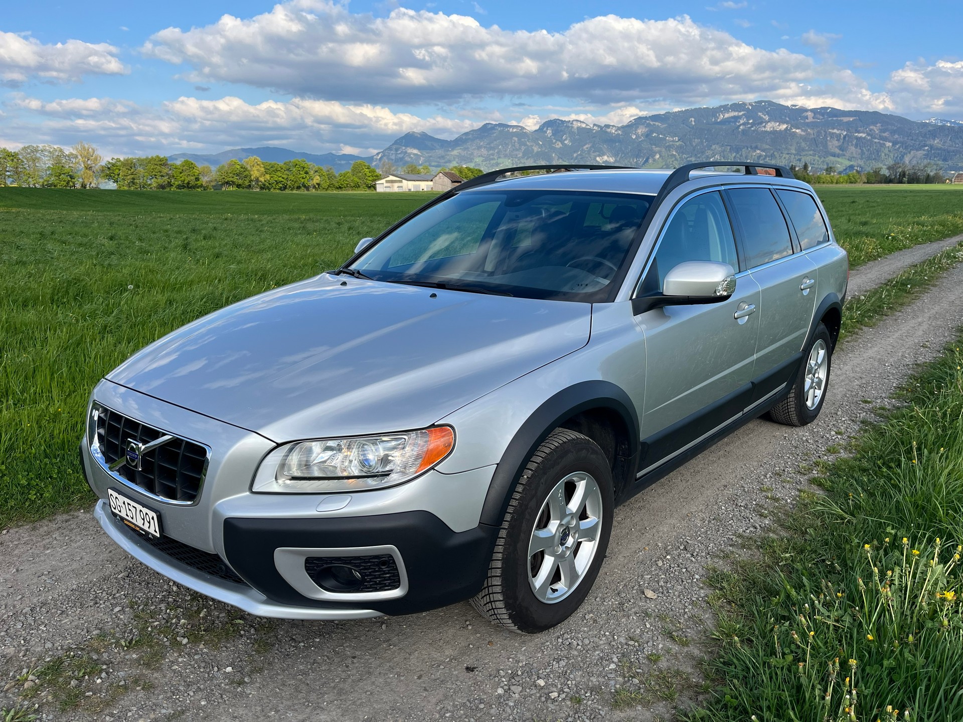 VOLVO 2.4 D5 Summum AWD-image-0