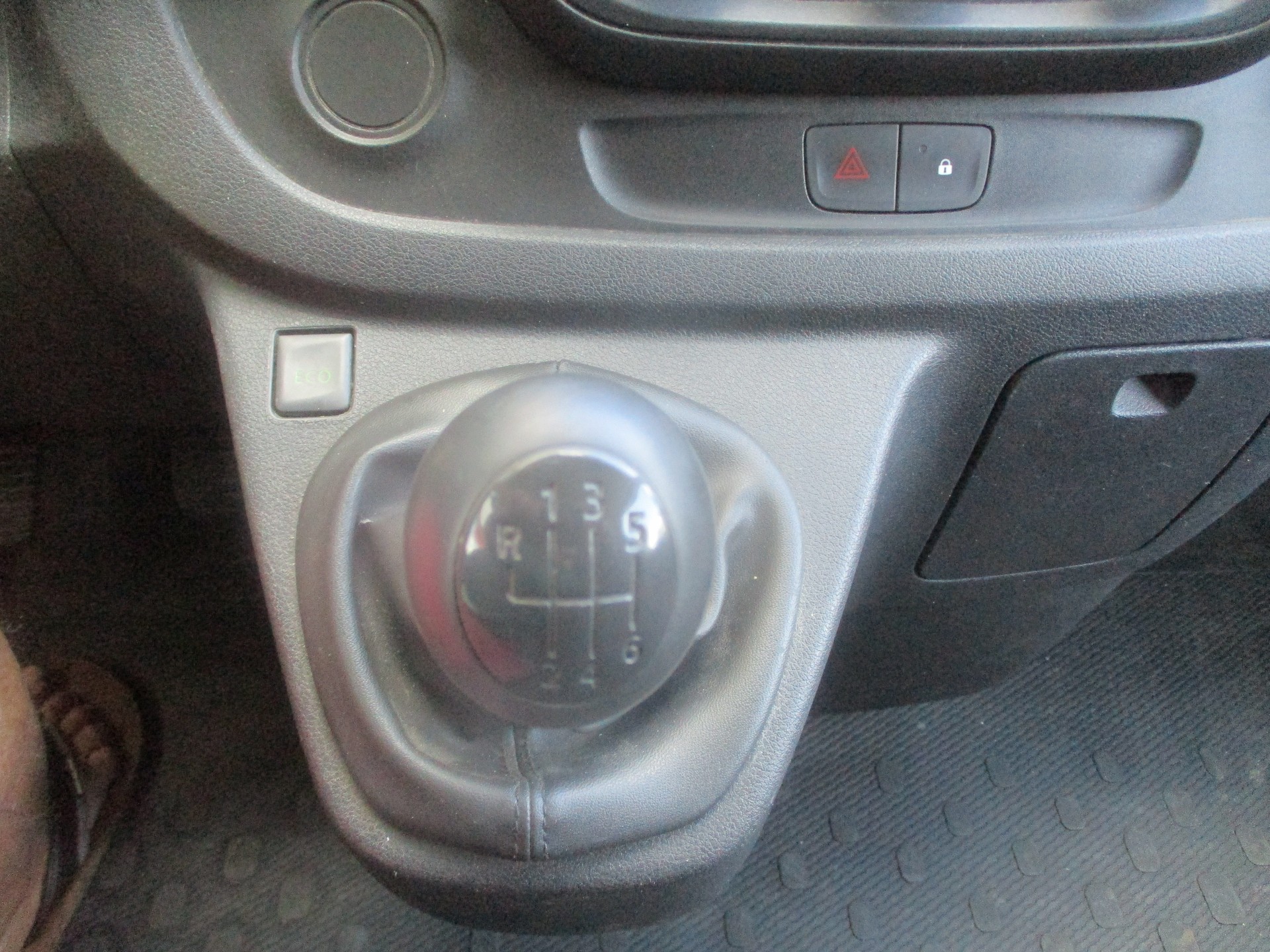 RENAULT Trafic 1.6 ENERGY TwinT. dCi125 2.9t Busin. L1H1-image-8