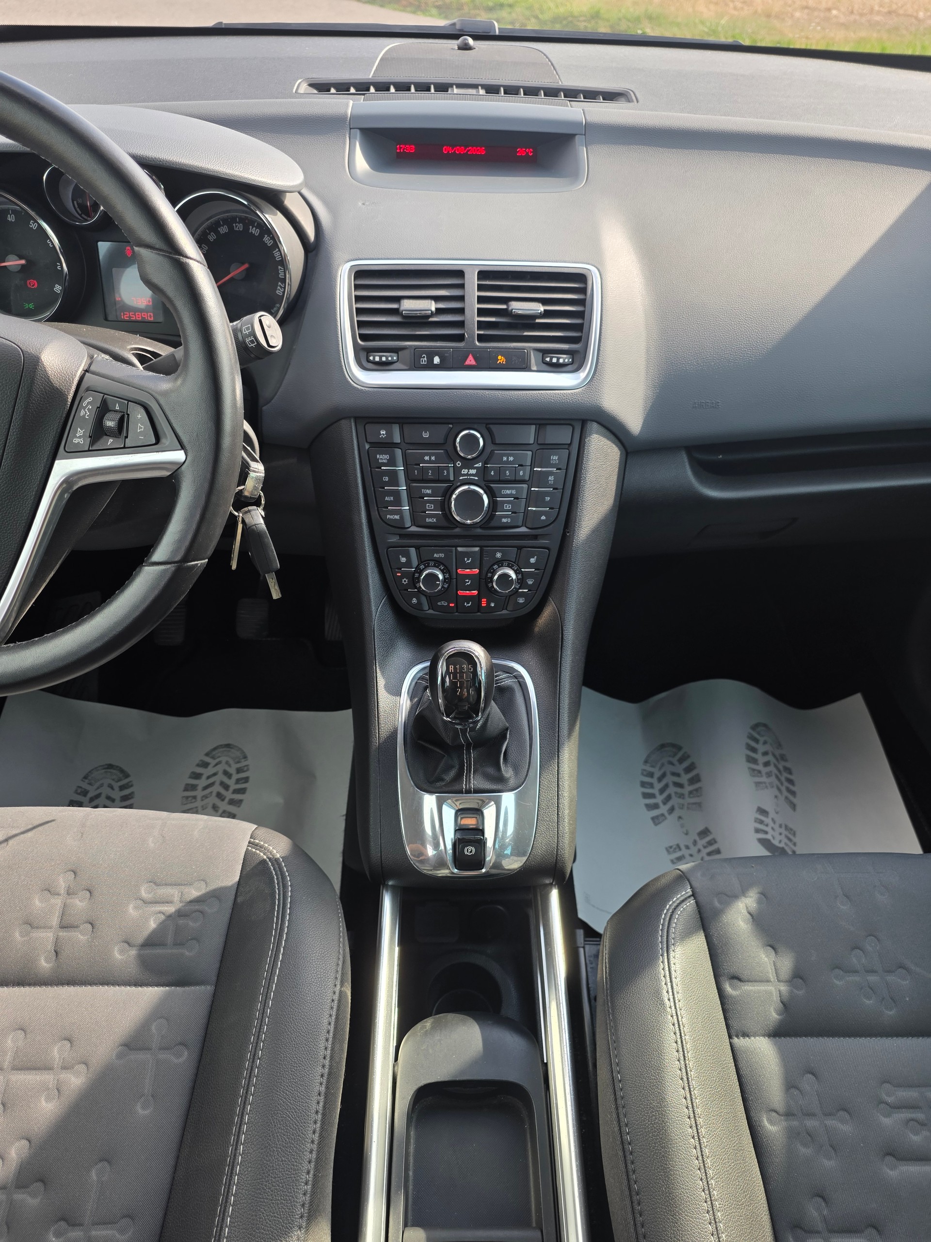 OPEL Meriva 1.4 Turbo Cosmo-image-11