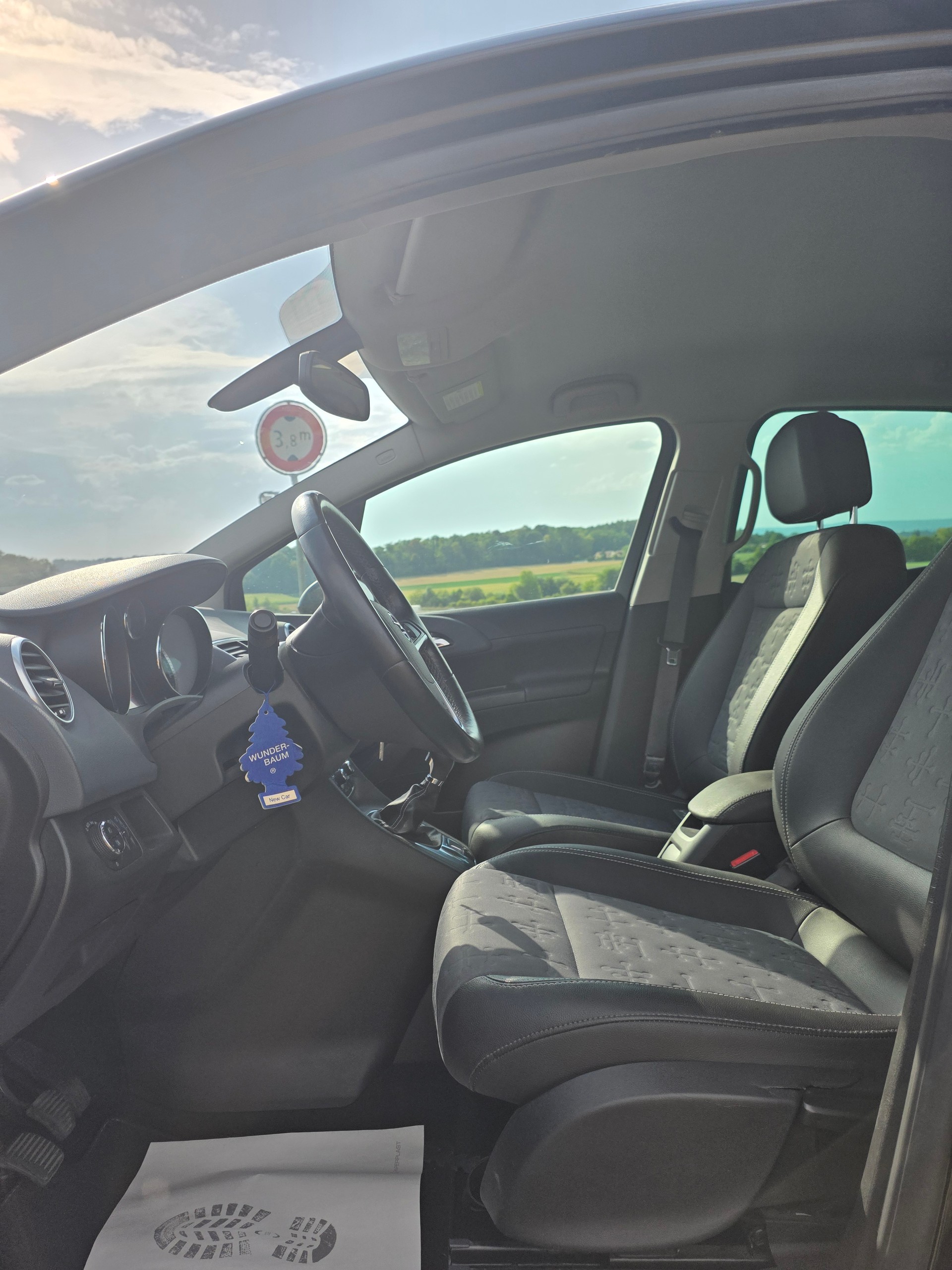OPEL Meriva 1.4 Turbo Cosmo-image-9