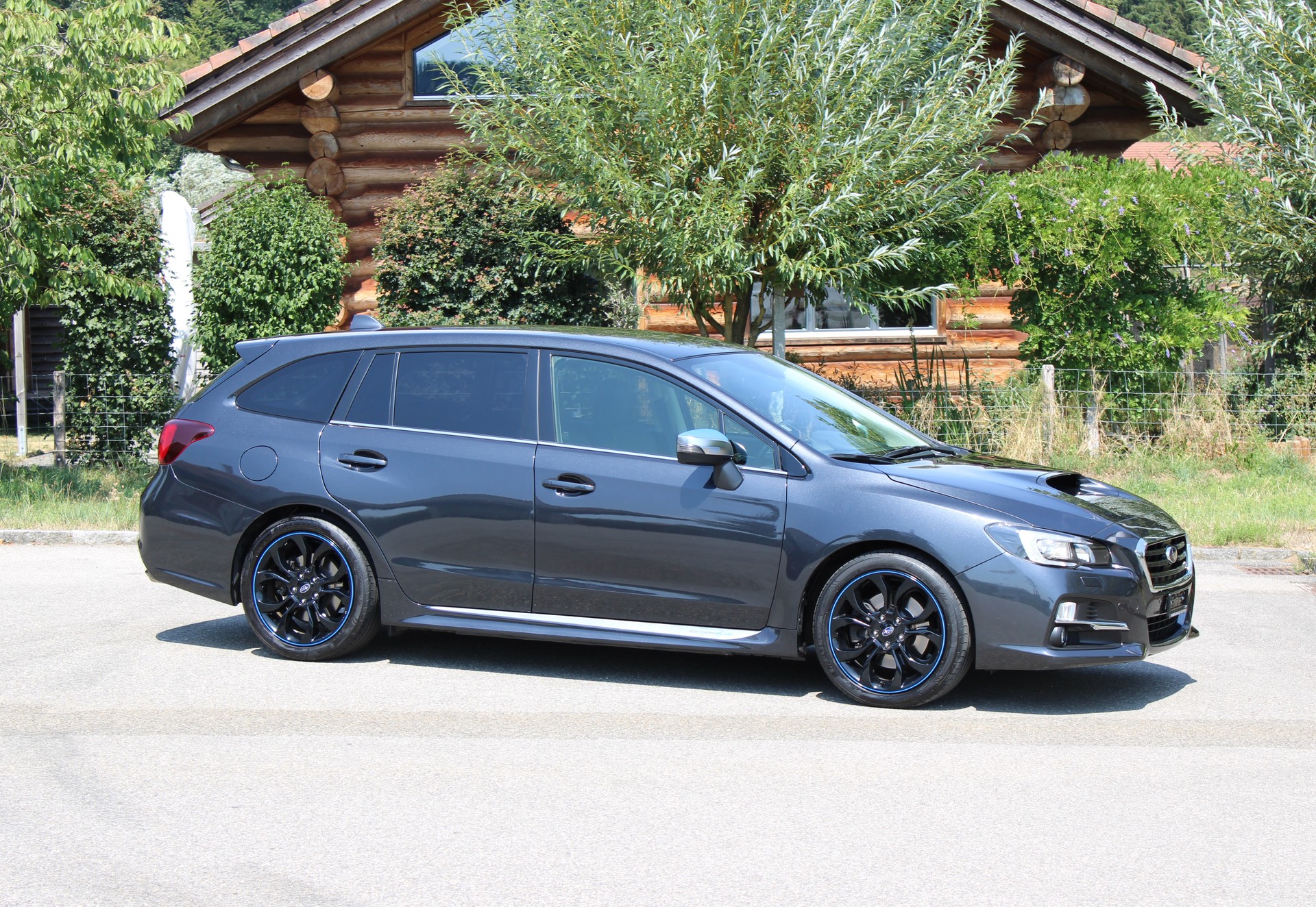SUBARU Levorg 1.6DIT Swiss S AWD Blue Edition-image-0