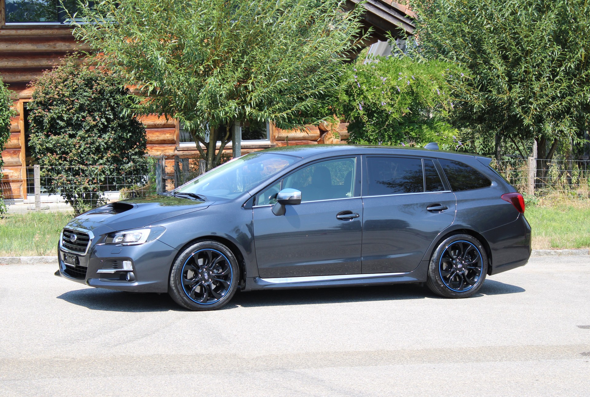 SUBARU Levorg 1.6DIT Swiss S AWD Blue Edition-image-1