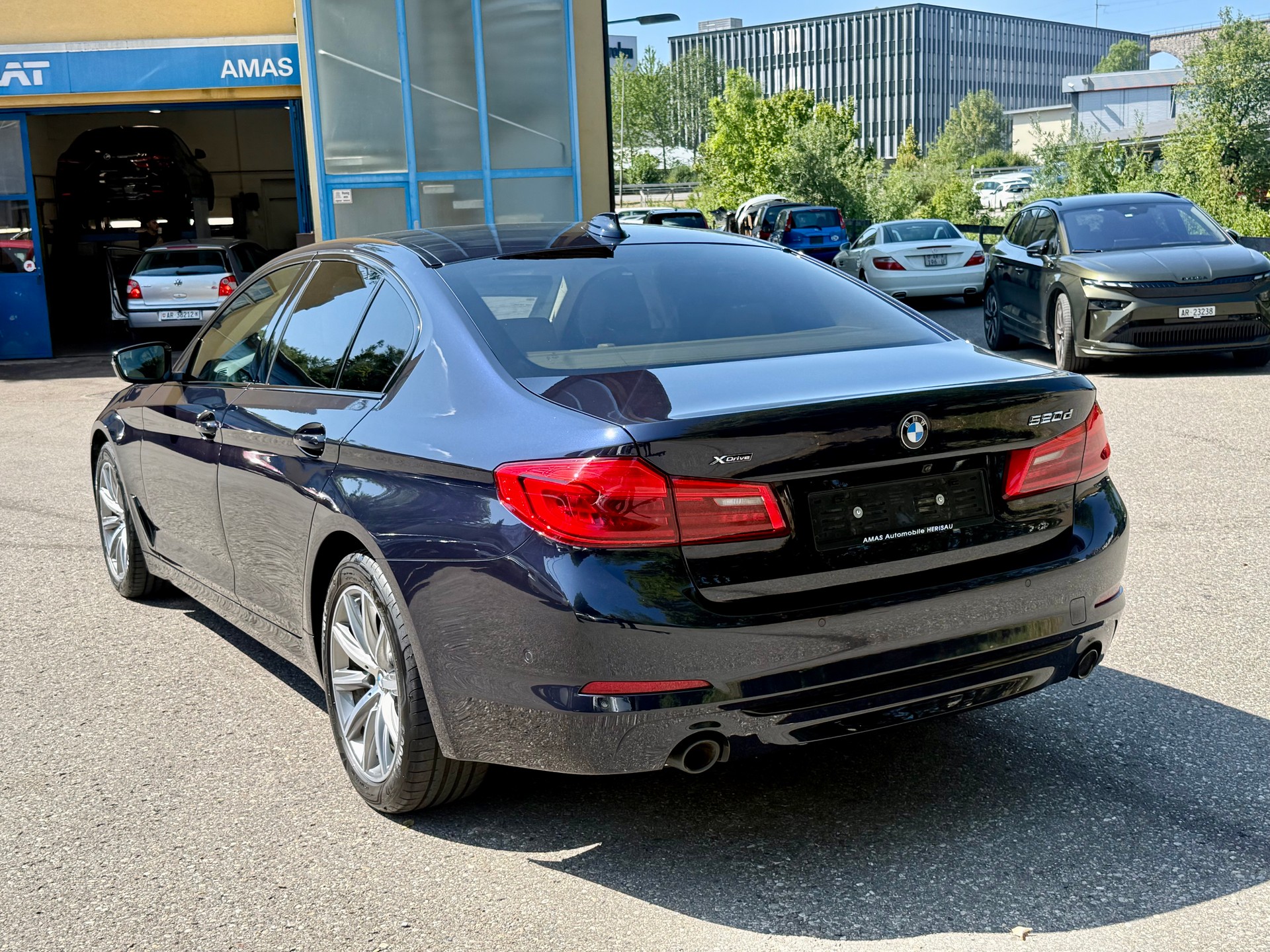 BMW 520d xDrive Sport Line Steptronic-image-9