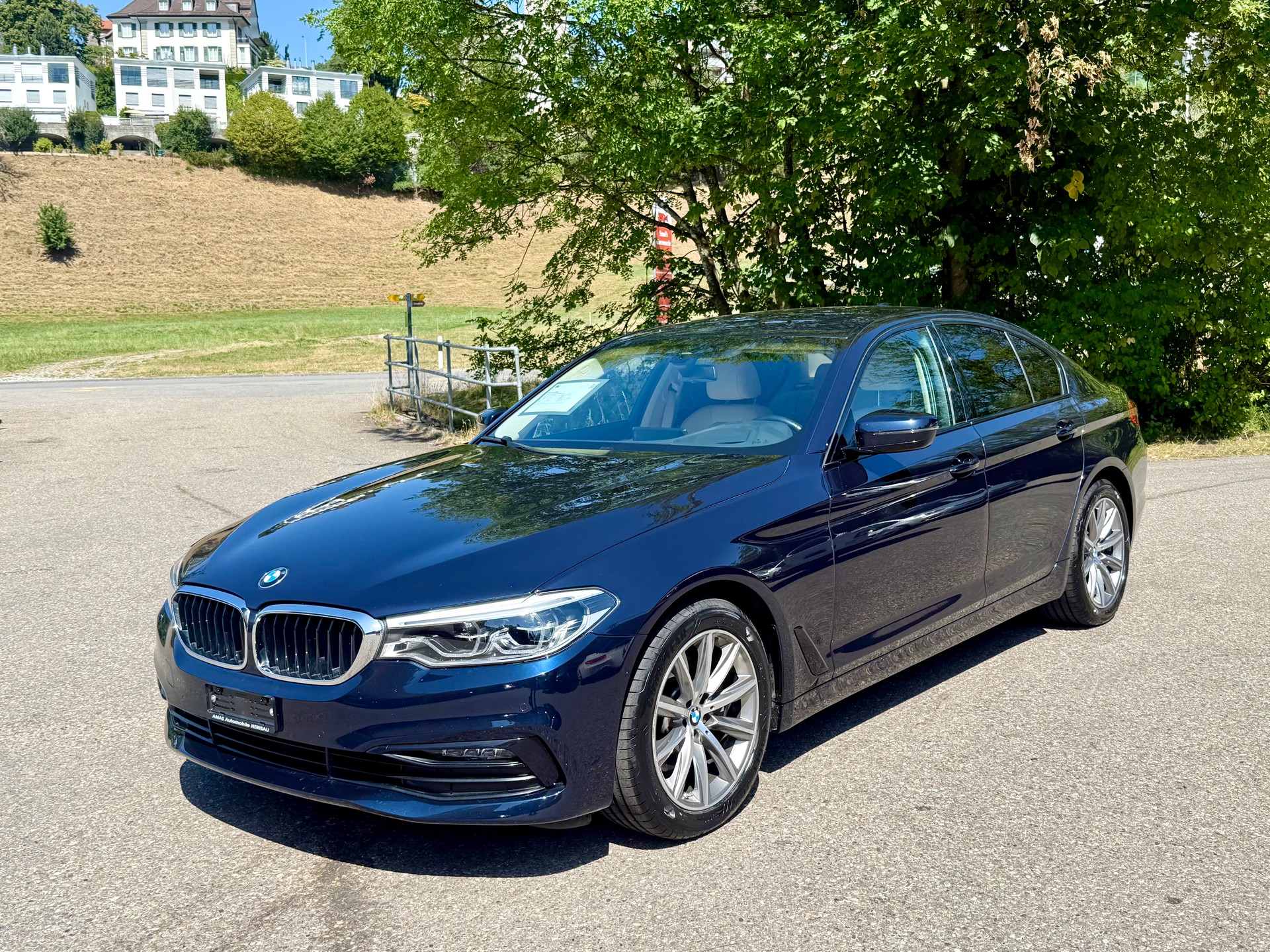 BMW 520d xDrive Sport Line Steptronic-image-8