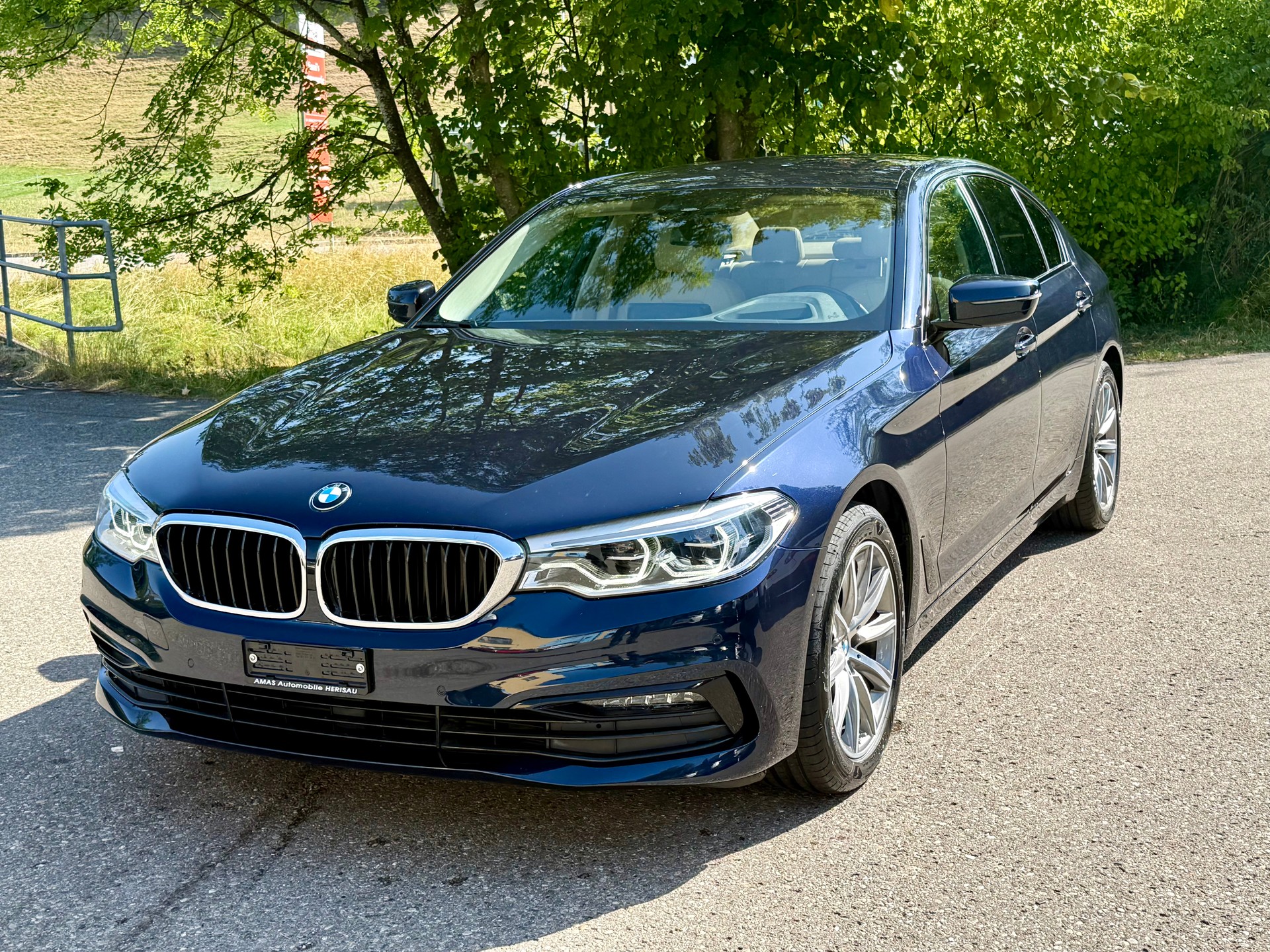 BMW 520d xDrive Sport Line Steptronic-image-0