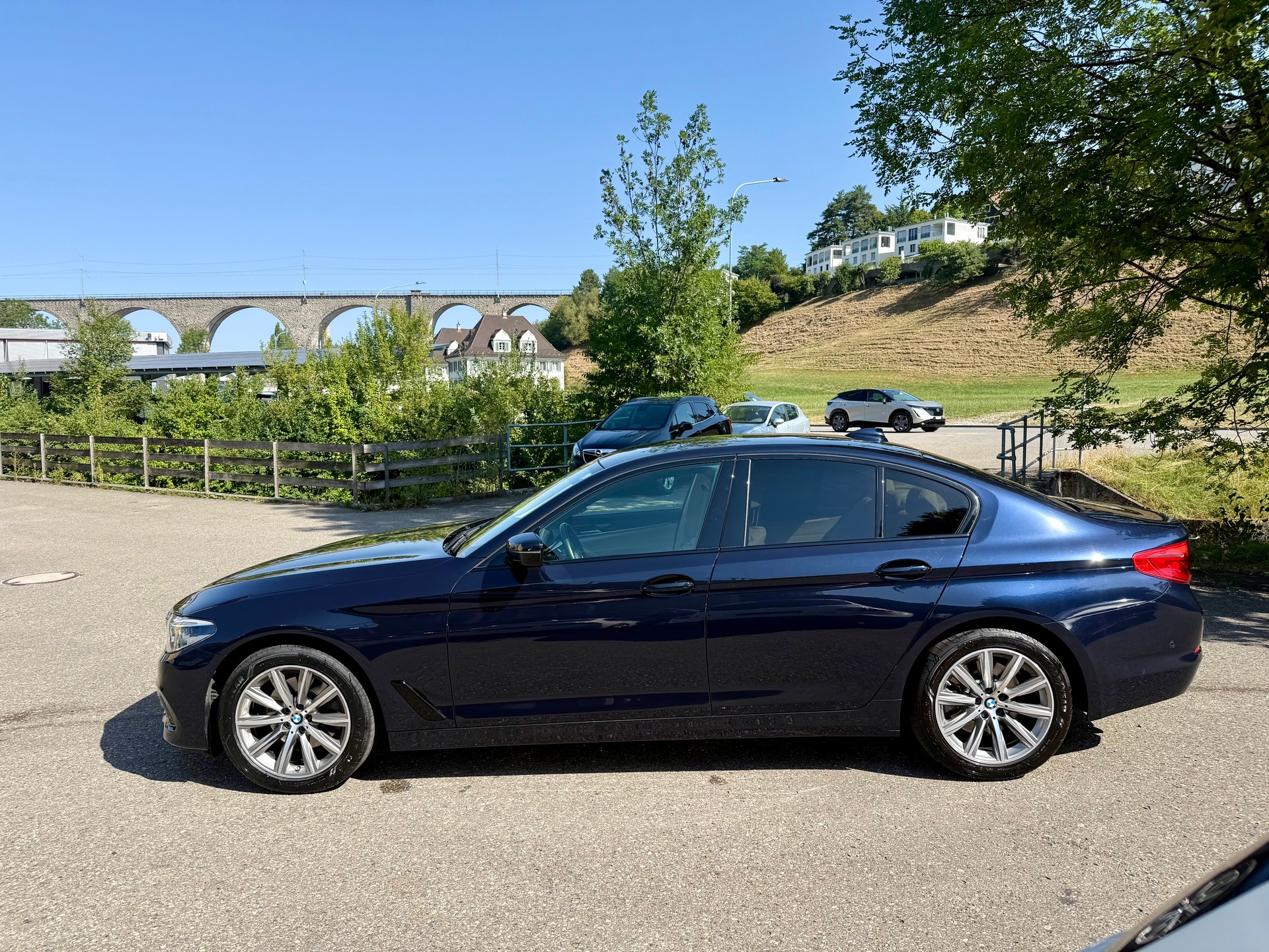 BMW 520d xDrive Sport Line Steptronic-image-2