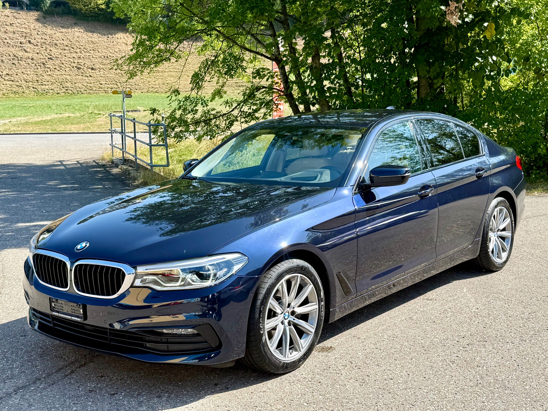 BMW 520d xDrive Sport Line Steptronic-image-1