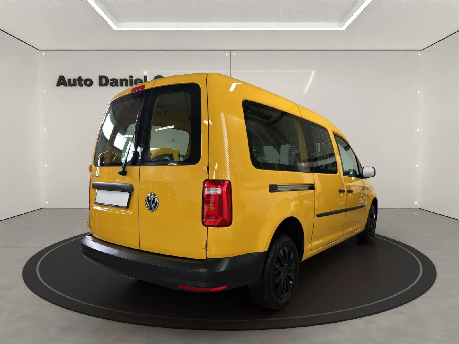 VW Caddy Maxi 1.4TSI BlueMotion Technology-image-3