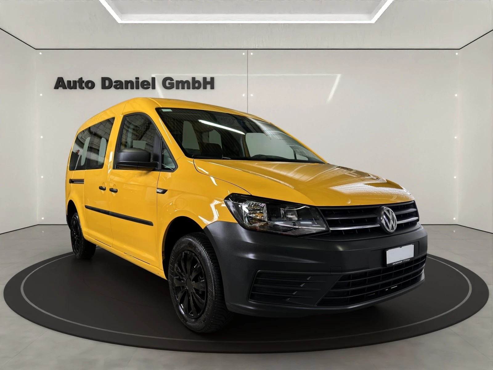 VW Caddy Maxi 1.4TSI BlueMotion Technology-image-2