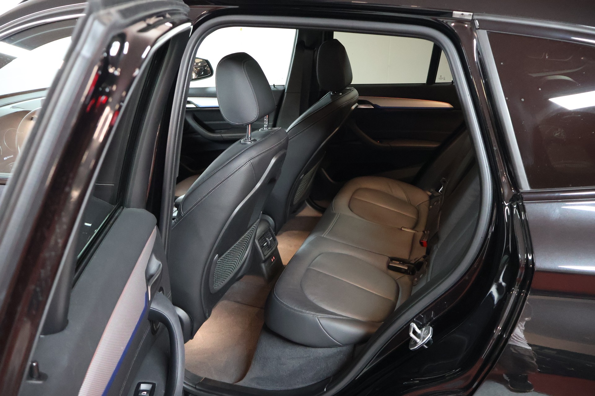 BMW X1 xDrive 25e M Sport Steptronic-image-18