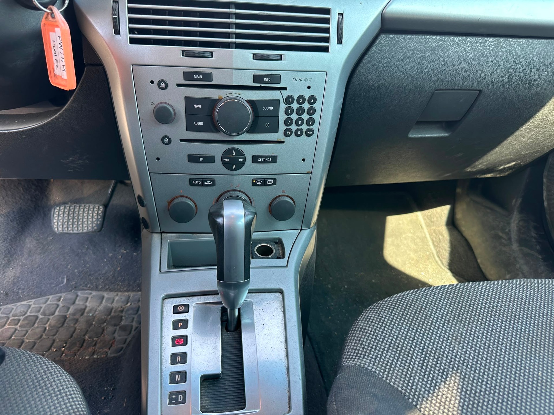 OPEL Astra Caravan 1.9 CDTi Cosmo Automatic-image-7