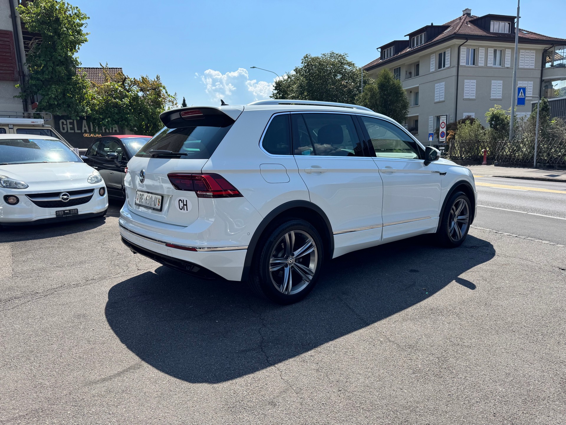 VW Tiguan 2.0TSI Highline 4Motion DSG-image-6