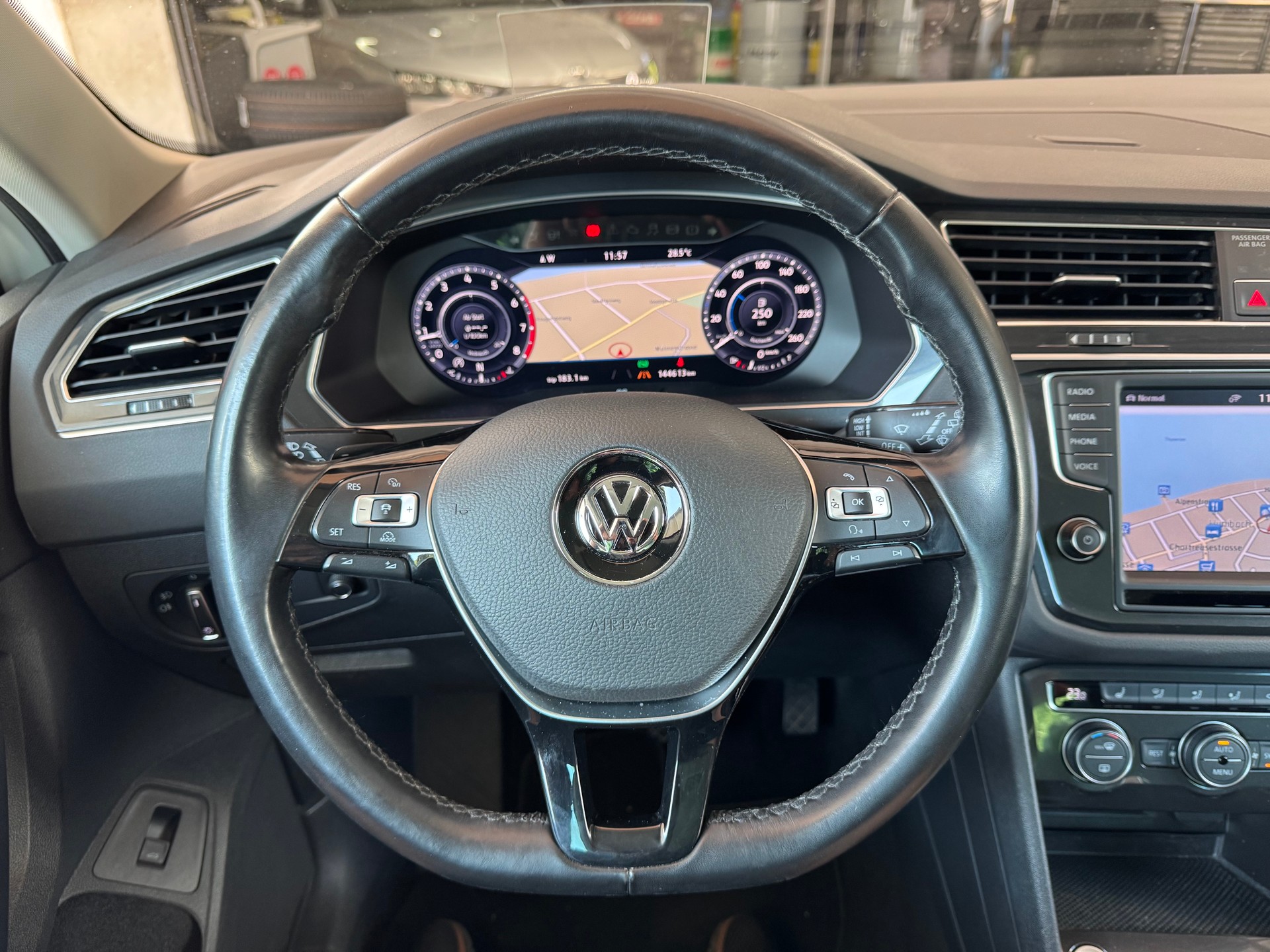 VW Tiguan 2.0TSI Highline 4Motion DSG-image-22