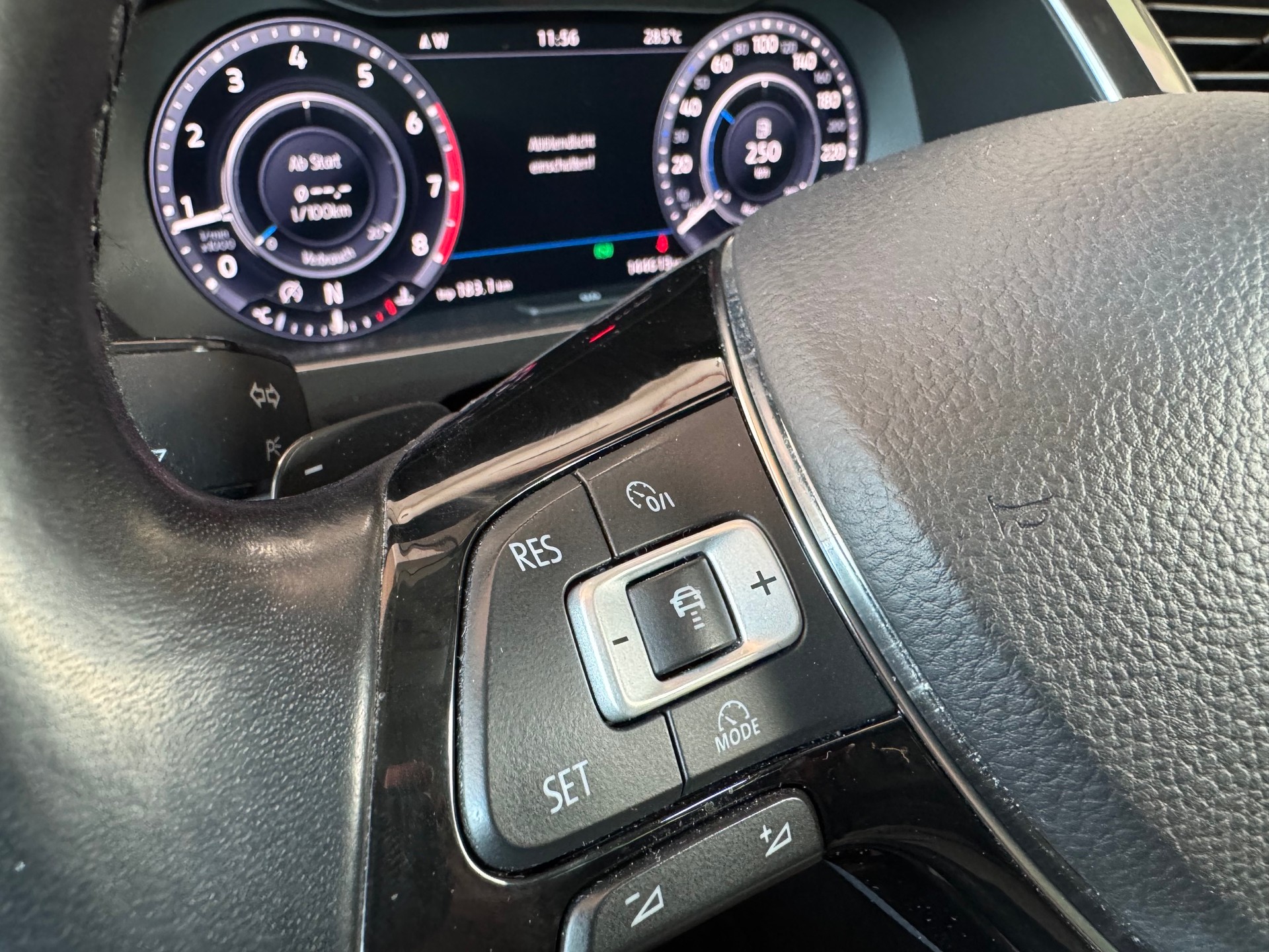 VW Tiguan 2.0TSI Highline 4Motion DSG-image-21