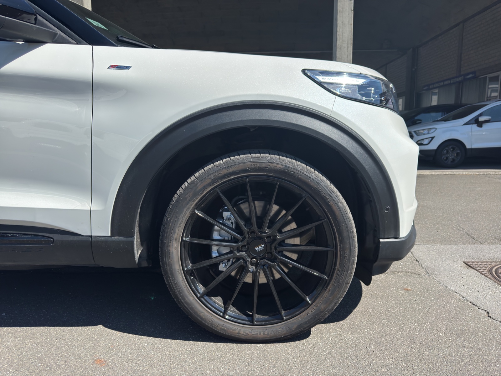 FORD Explorer 3.0 V6 Plug-in Hybrid-image-15