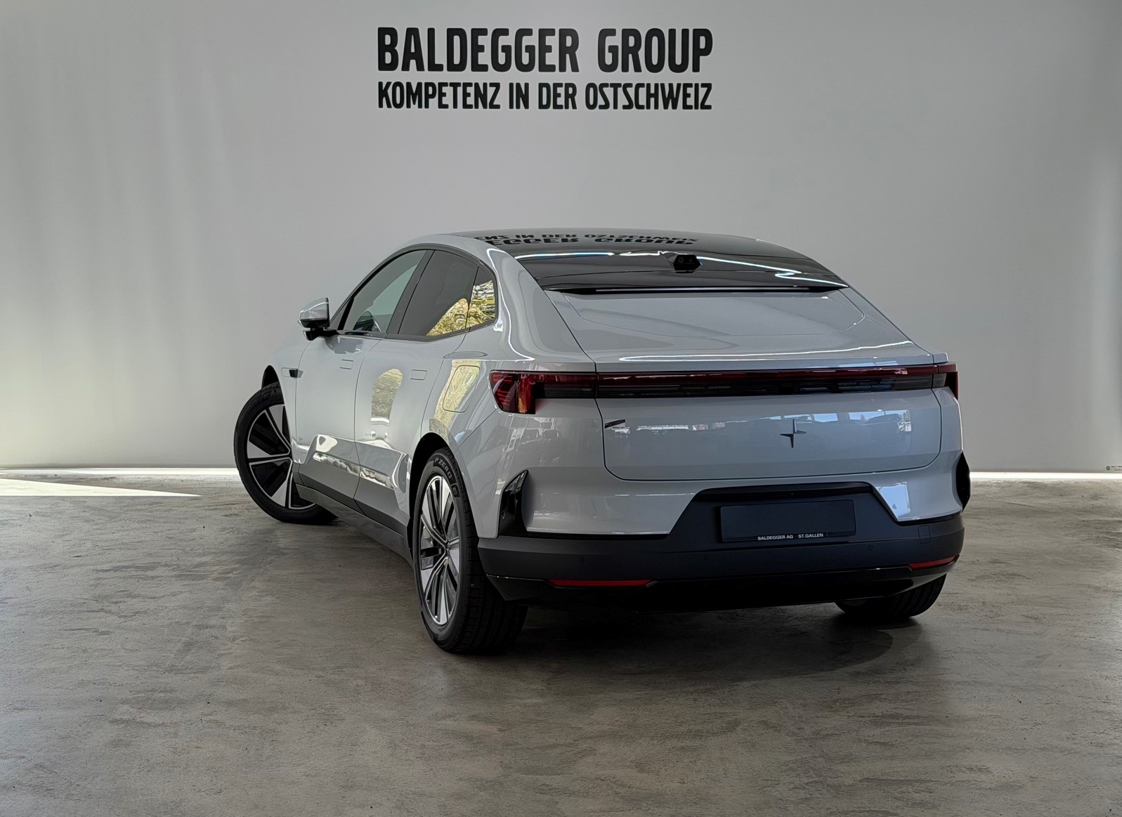 POLESTAR 4 Long Range Single Motor Prim-image-1