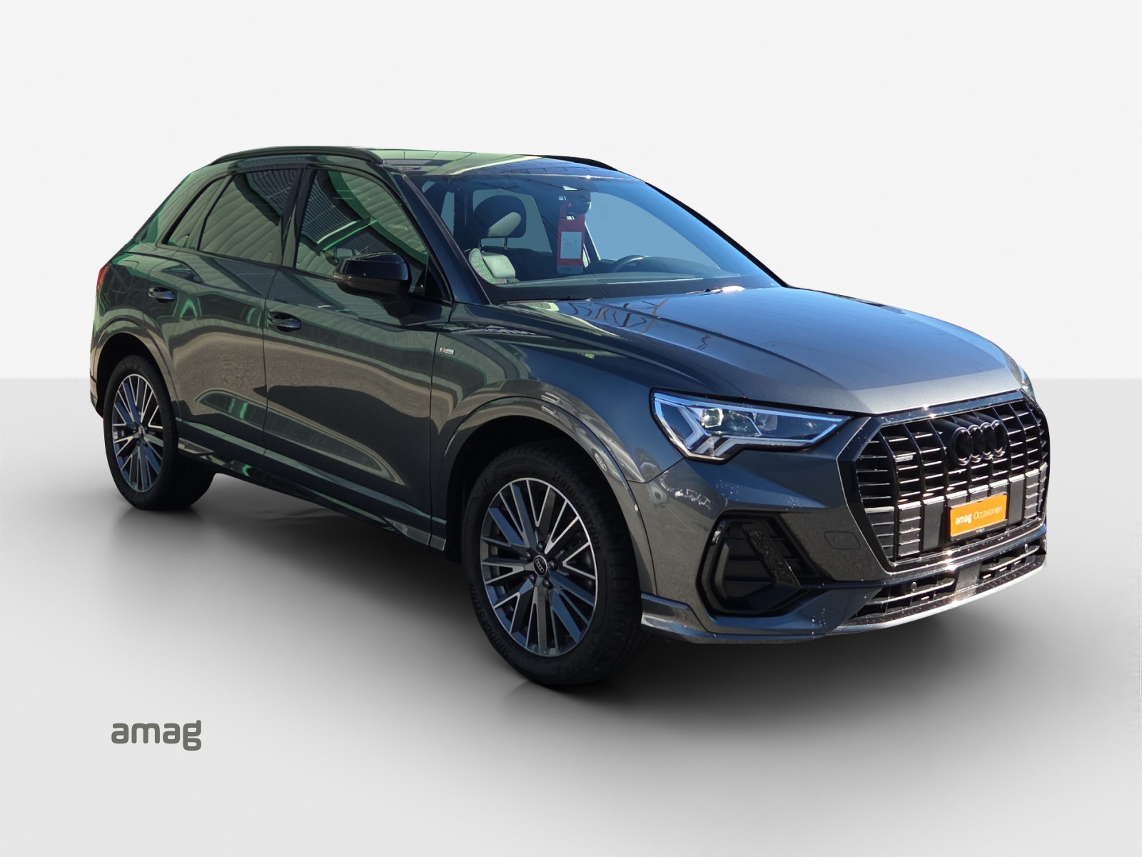 AUDI Q3 40 TDI S line quattro S-tronic-image-5