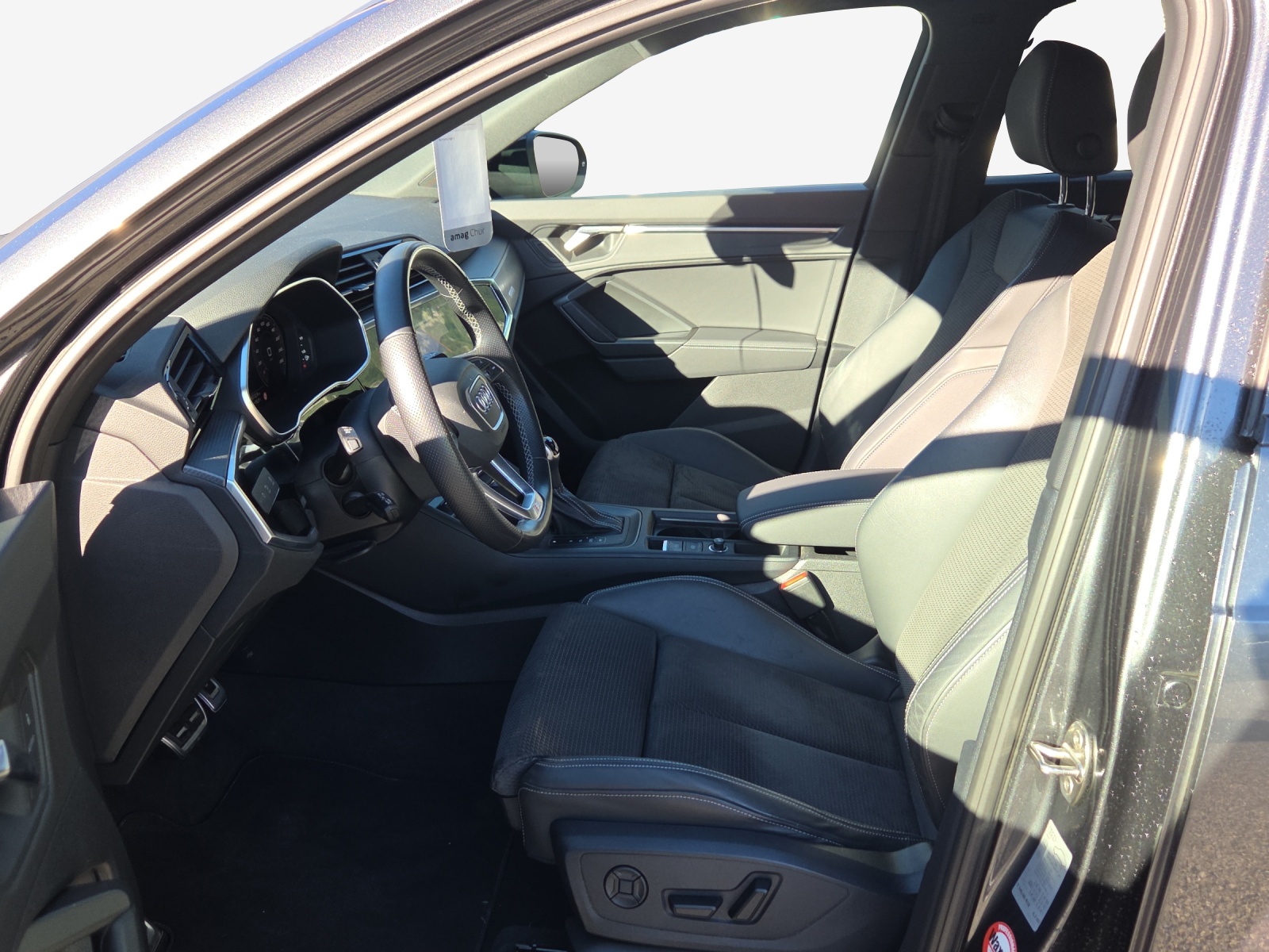 AUDI Q3 40 TDI S line quattro S-tronic-image-7