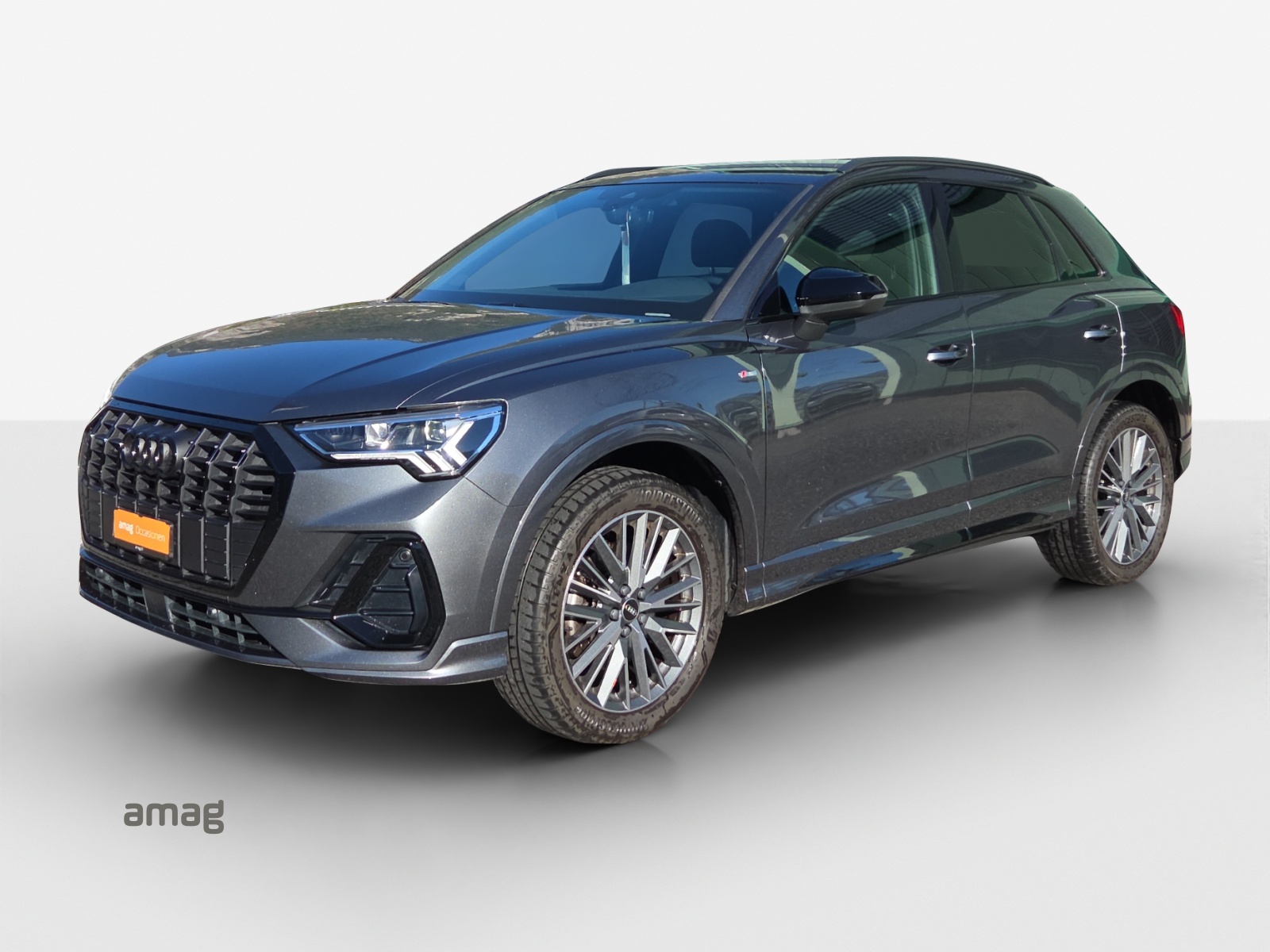 AUDI Q3 40 TDI S line quattro S-tronic-image-0