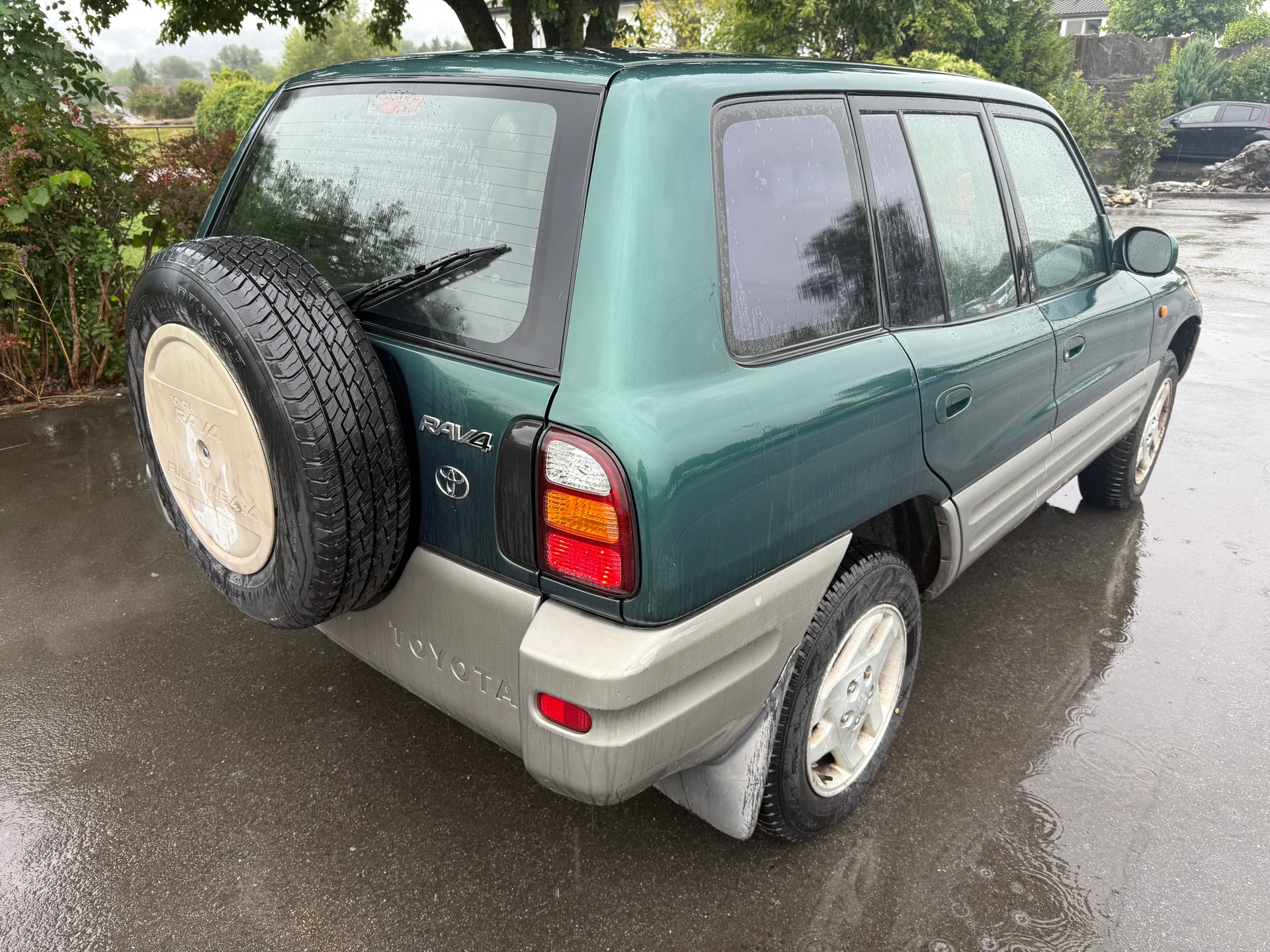 TOYOTA RAV-4-image-4