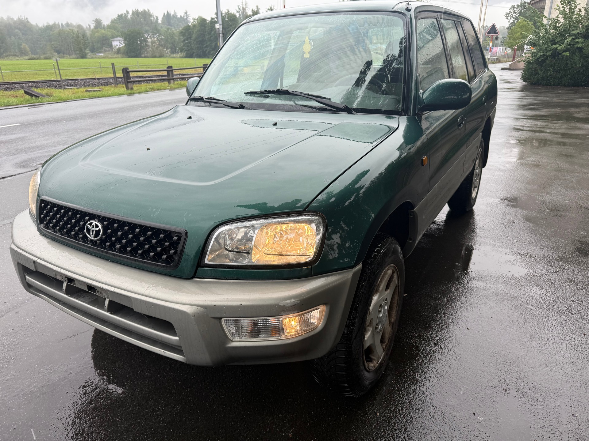 TOYOTA RAV-4-image-0