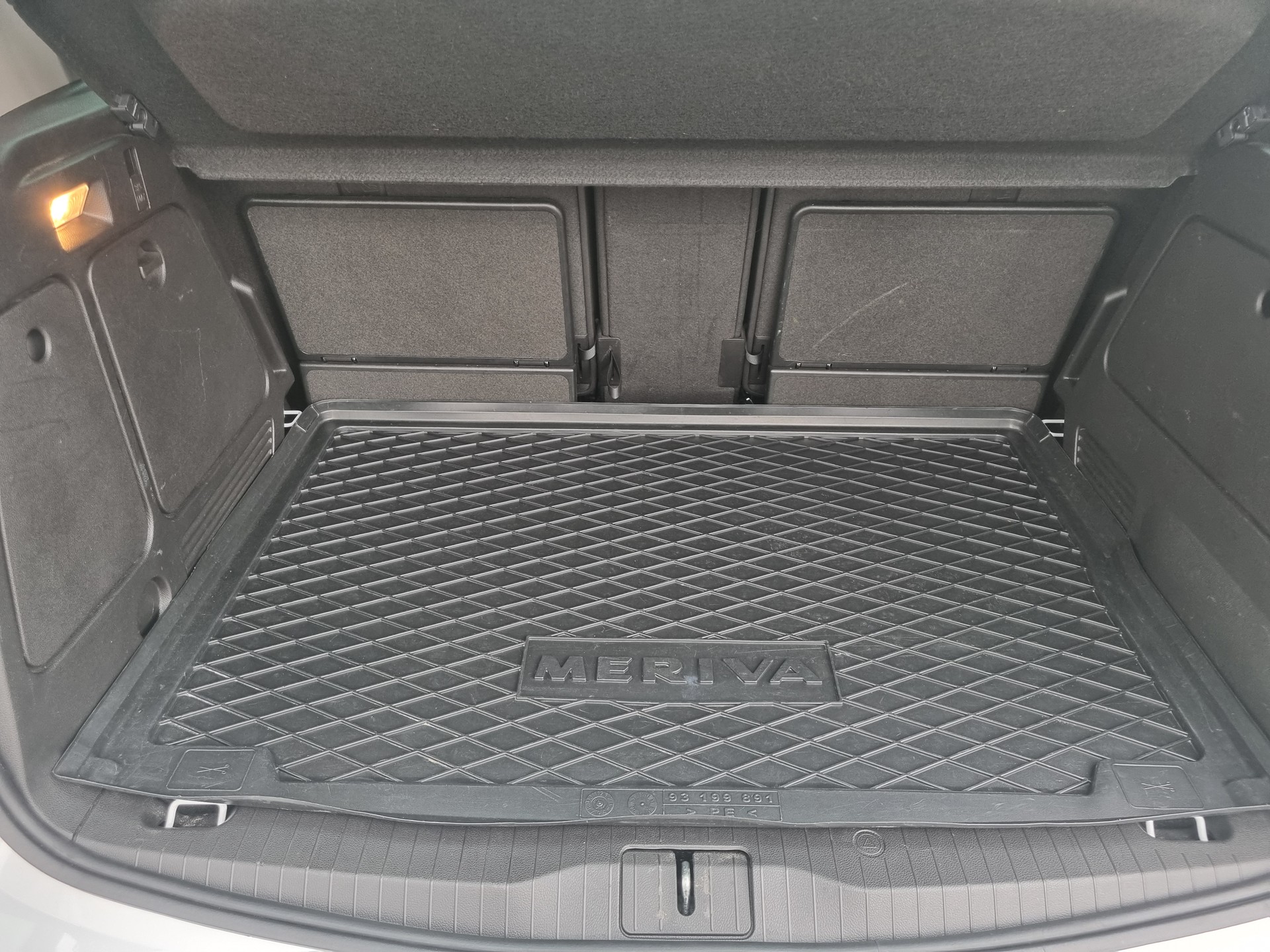 OPEL Meriva 1.4 Turbo Cosmo Automatic-image-7