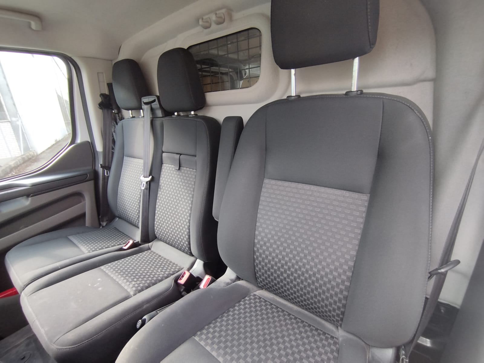 FORD Transit Custom Van 300 L2H1 Trend-image-10