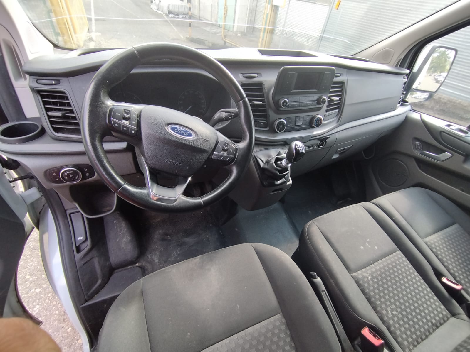 FORD Transit Custom Van 300 L2H1 Trend-image-9