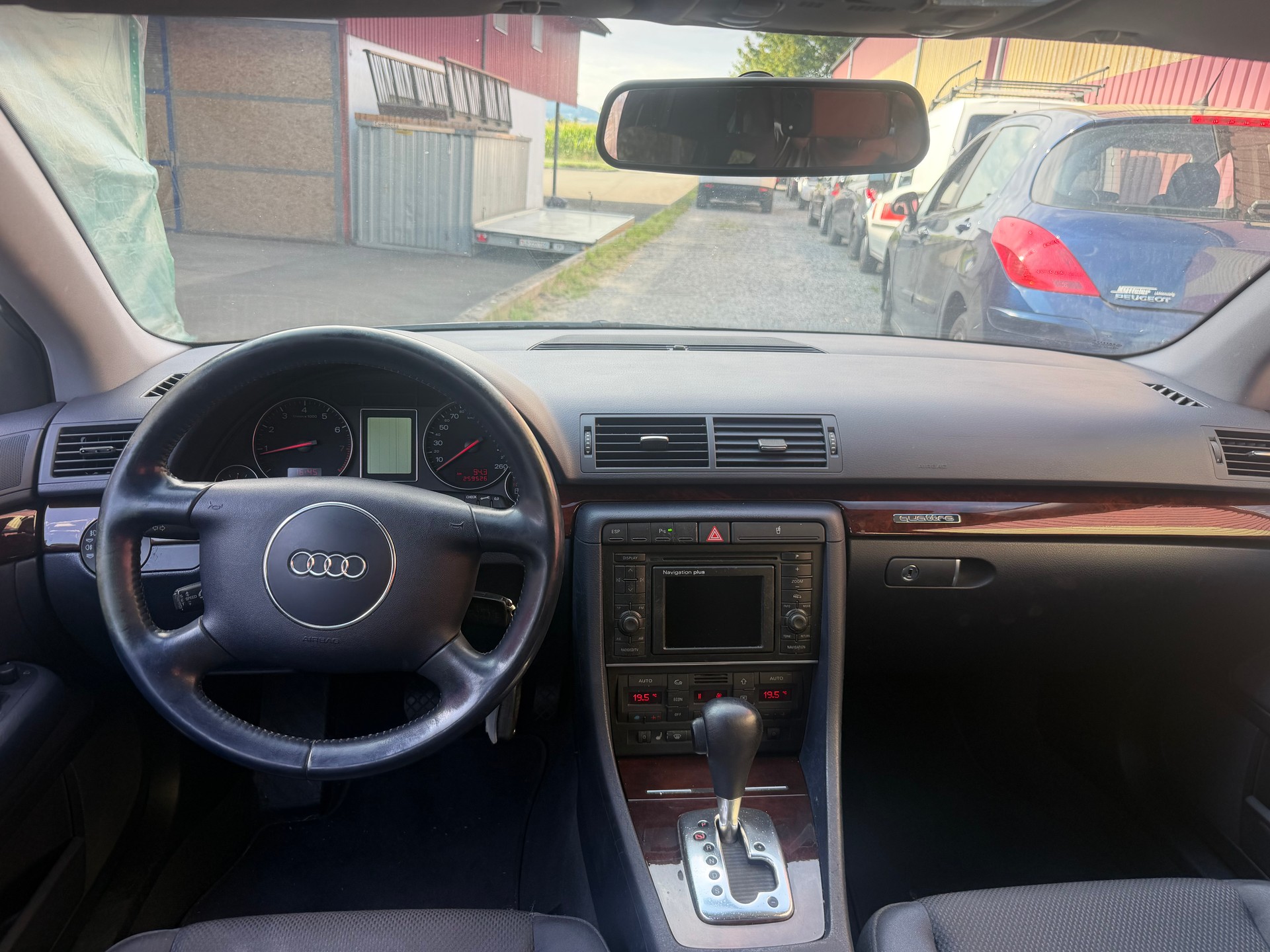 AUDI A4 Avant 3.0 V6 quattro-image-4
