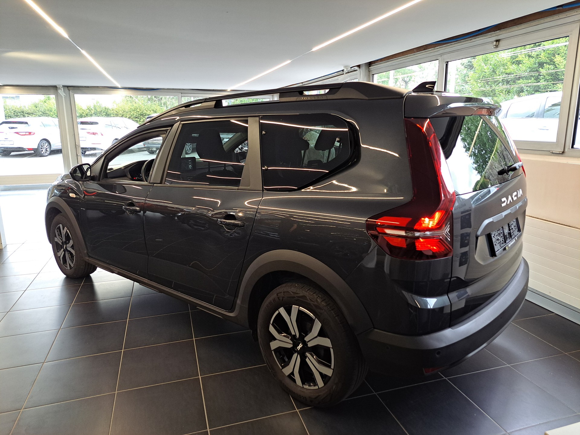 DACIA Jogger TCe 110 Comfort-image-2