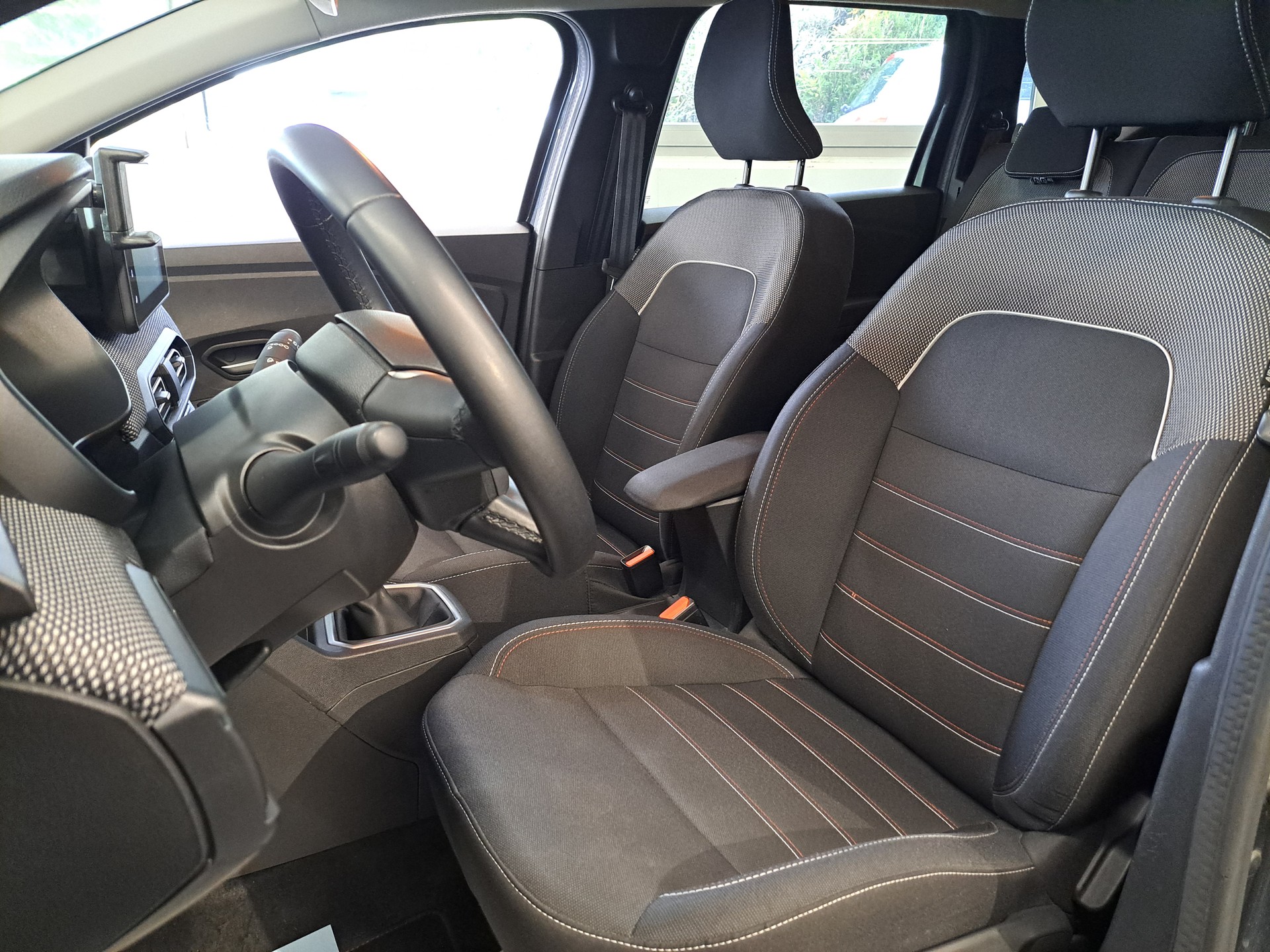 DACIA Jogger TCe 110 Comfort-image-4