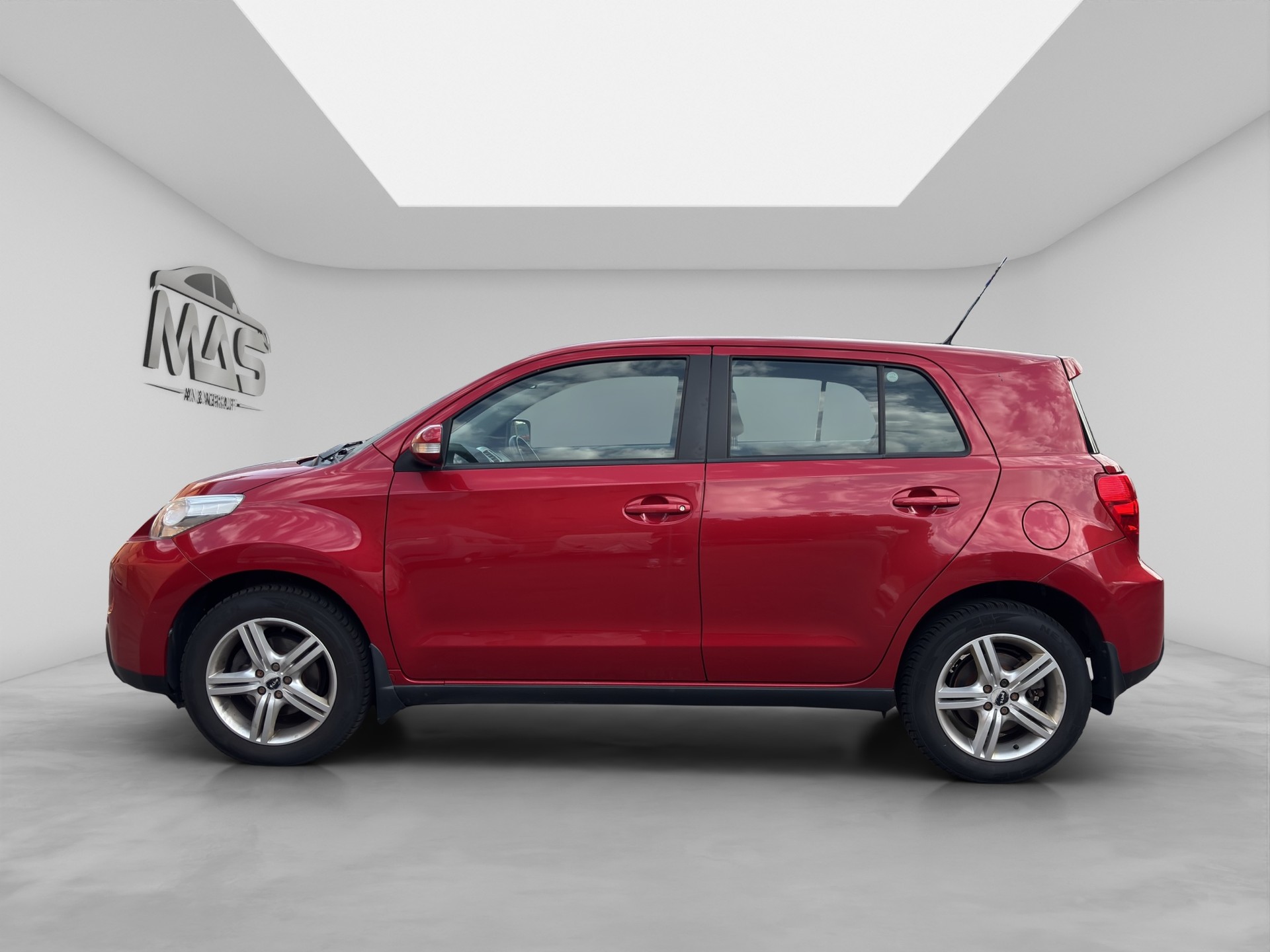 TOYOTA UrbanCruiser 1.4 D-4D Linea Luna 4WD-image-2