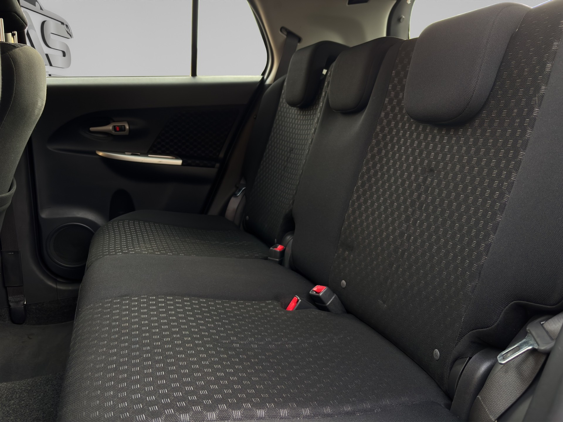 TOYOTA UrbanCruiser 1.4 D-4D Linea Luna 4WD-image-10