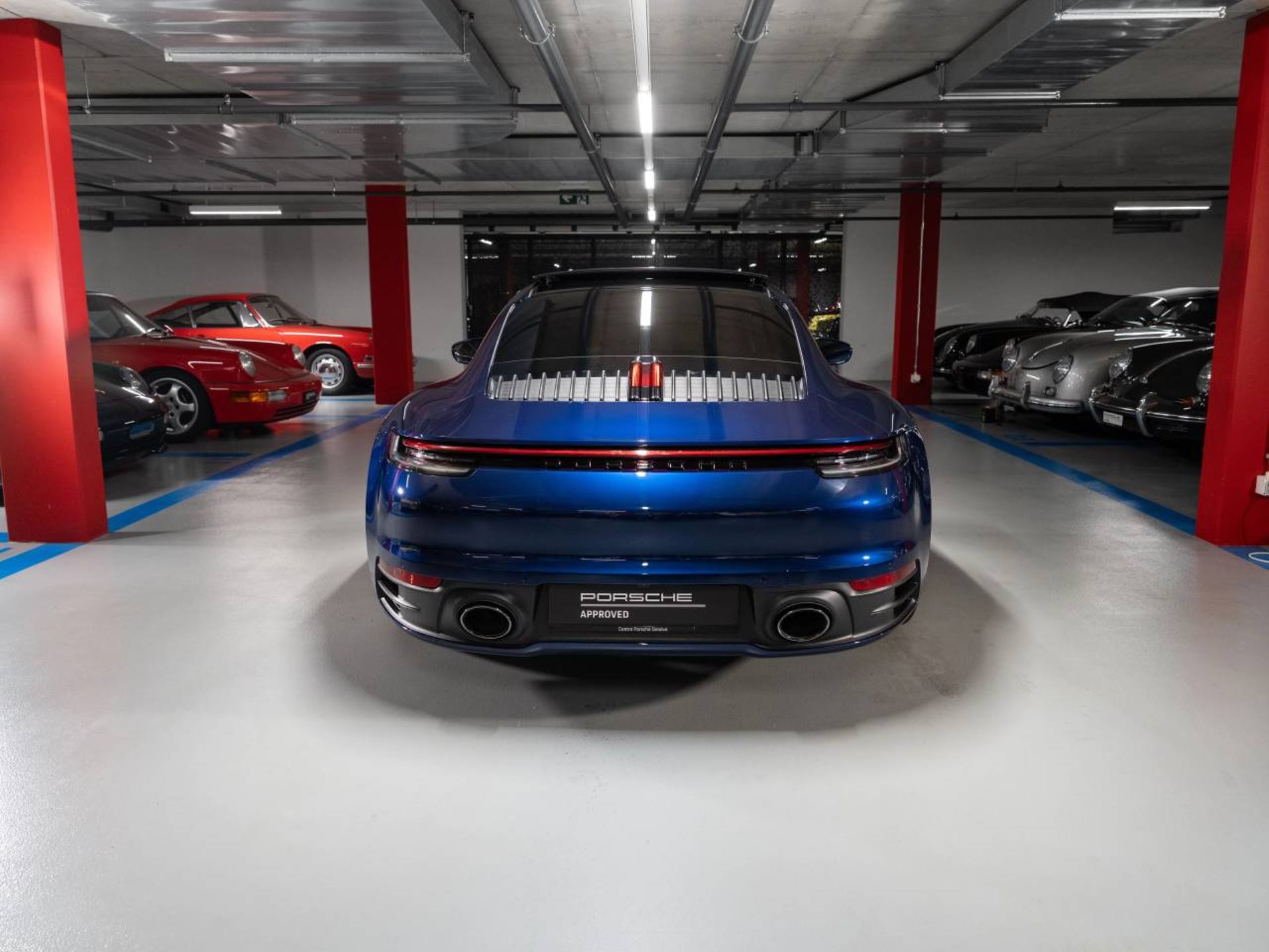 PORSCHE 911 Carrera 4S-image-7