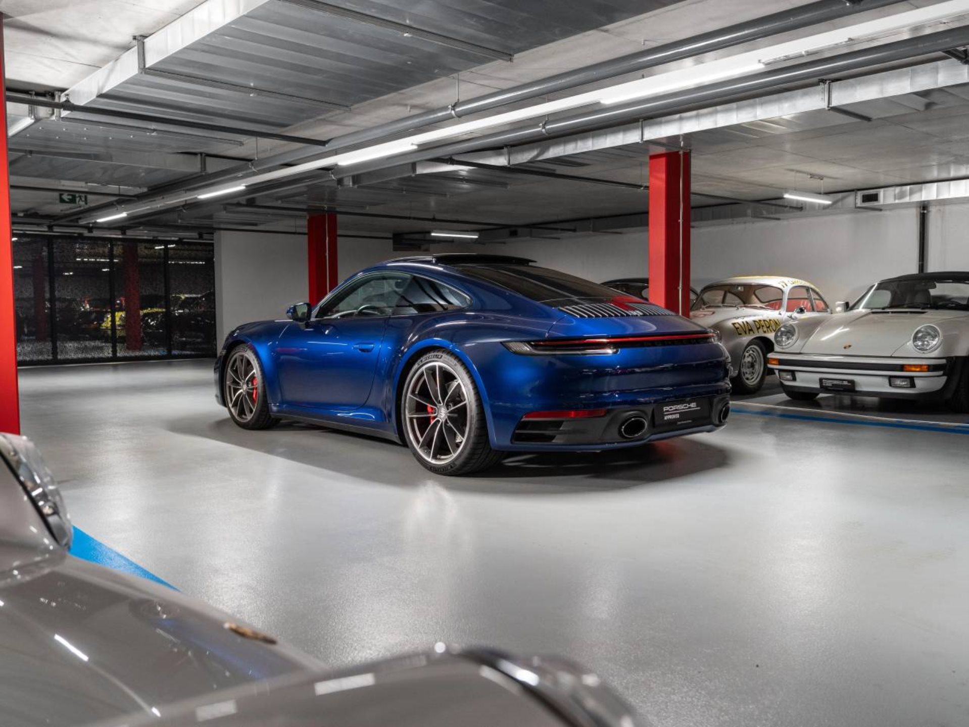 PORSCHE 911 Carrera 4S-image-1